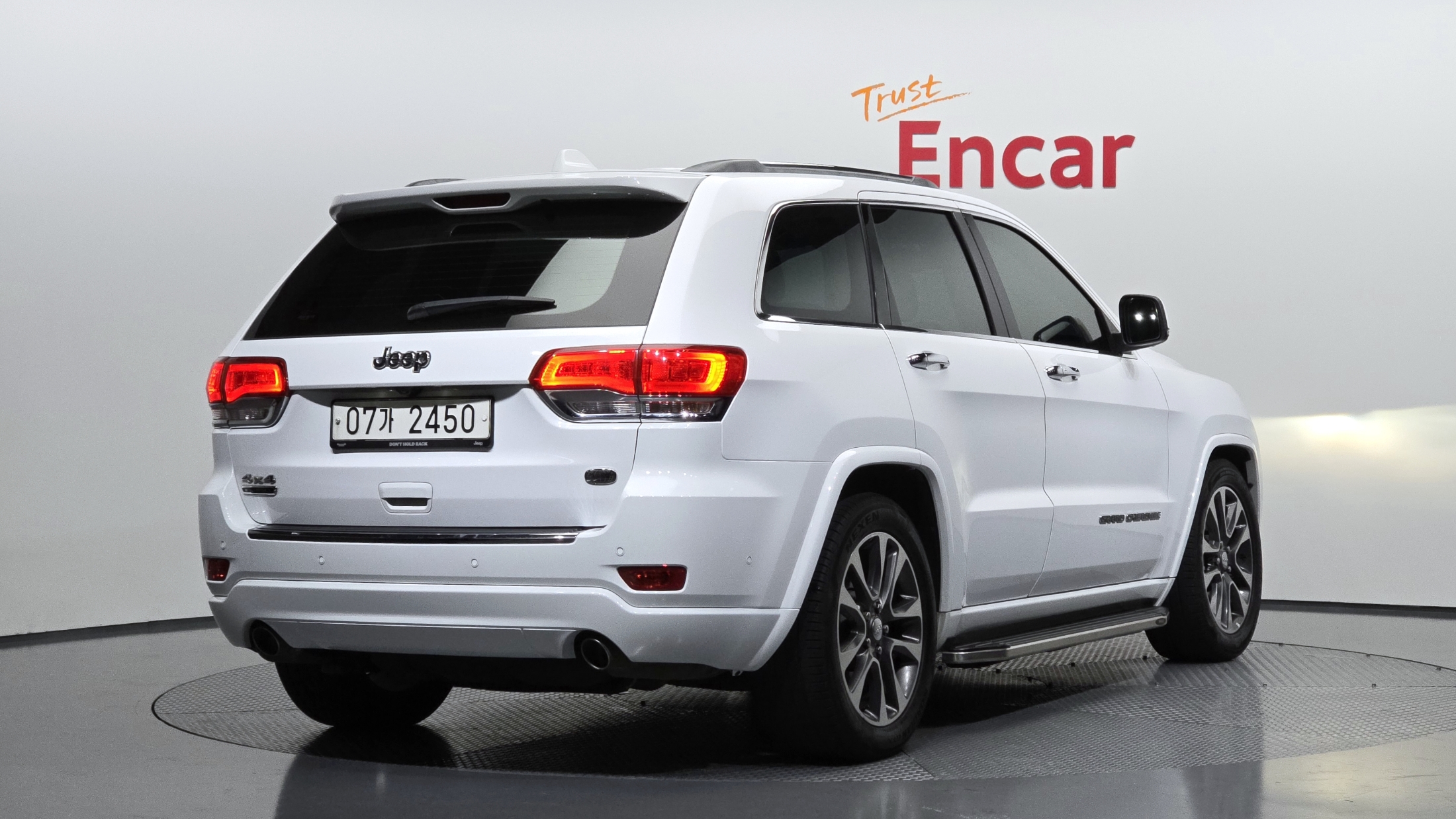 JEEP GRAND CHEROKEE photo 2