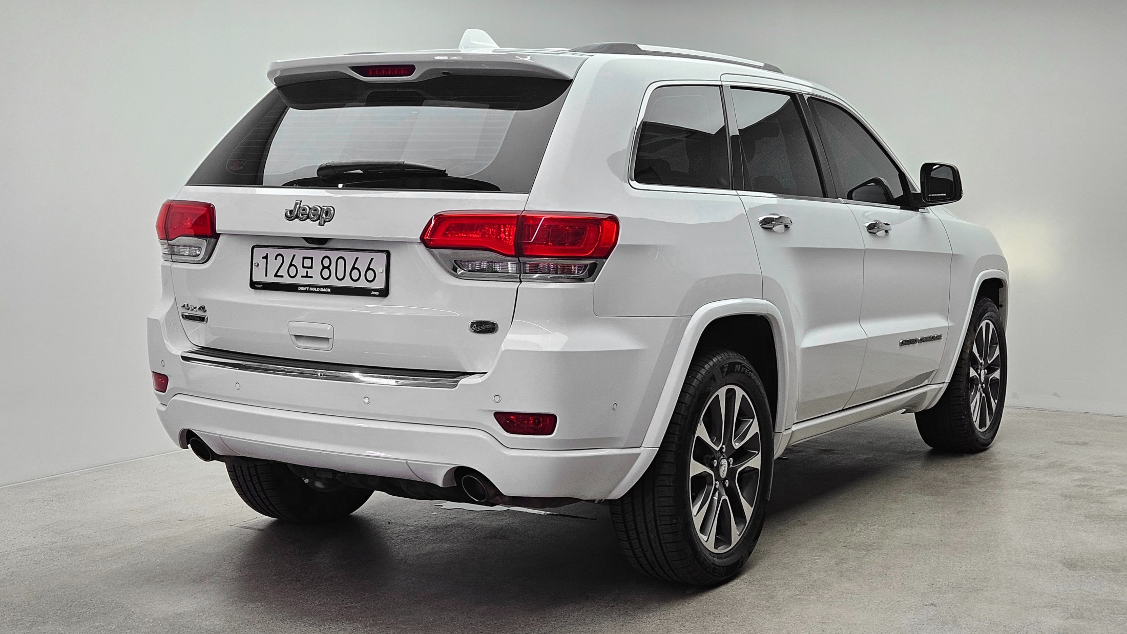 JEEP GRAND CHEROKEE photo 2