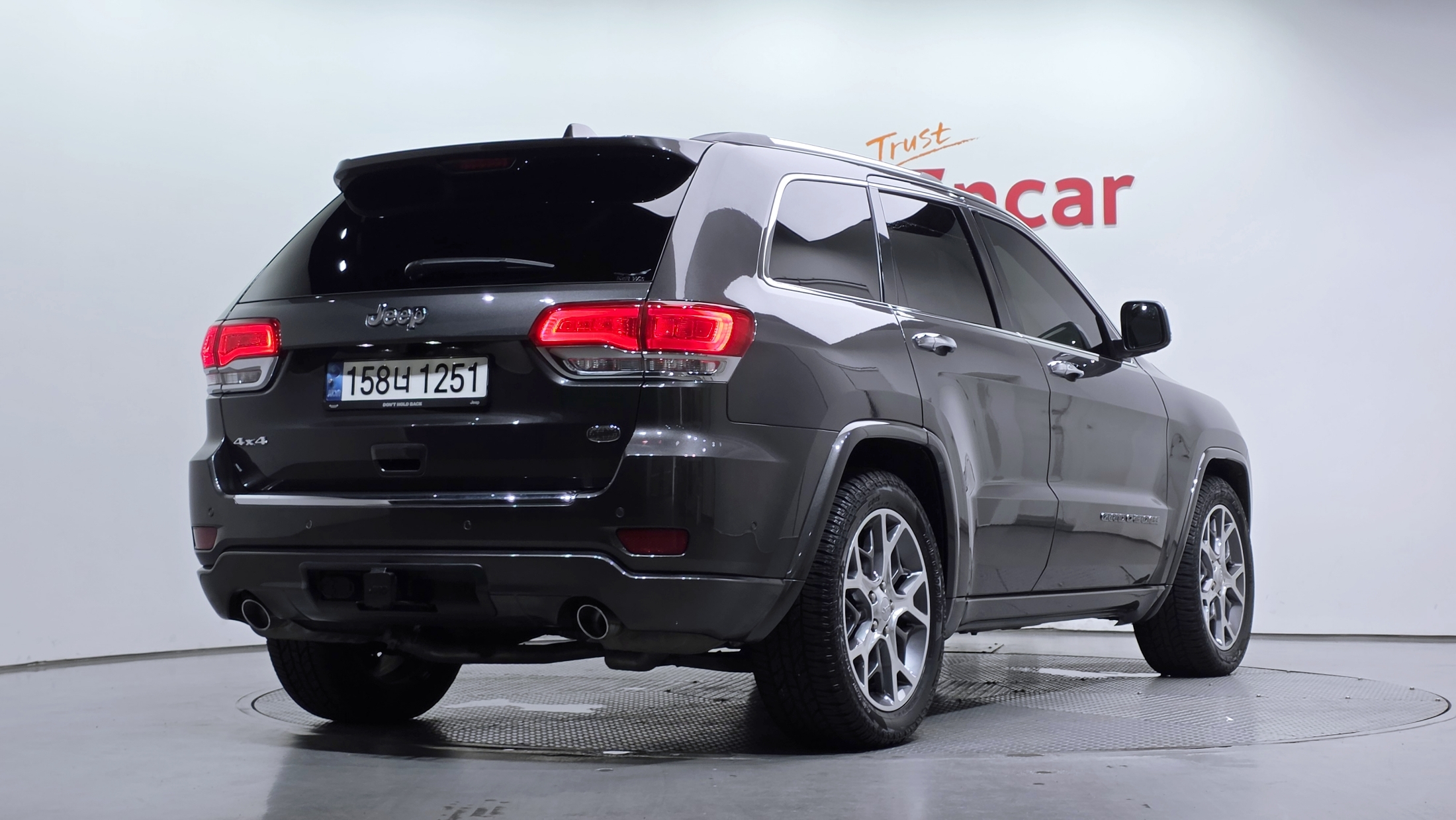 JEEP GRAND CHEROKEE photo 2
