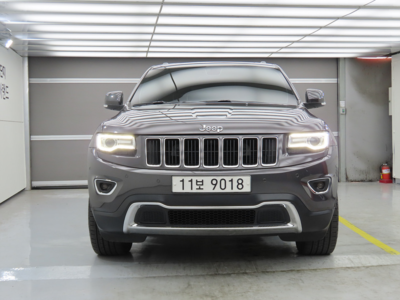 JEEP GRAND CHEROKEE photo 2
