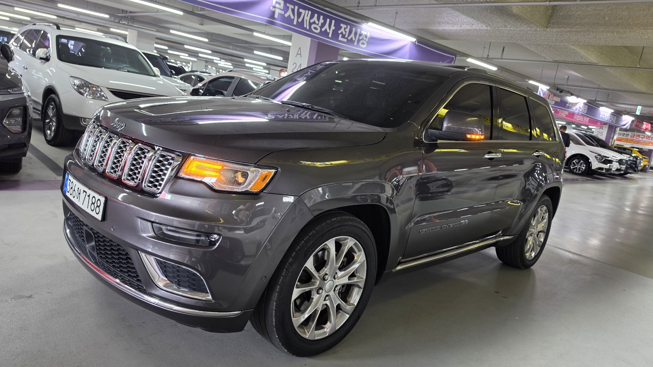 JEEP GRAND CHEROKEE photo 3