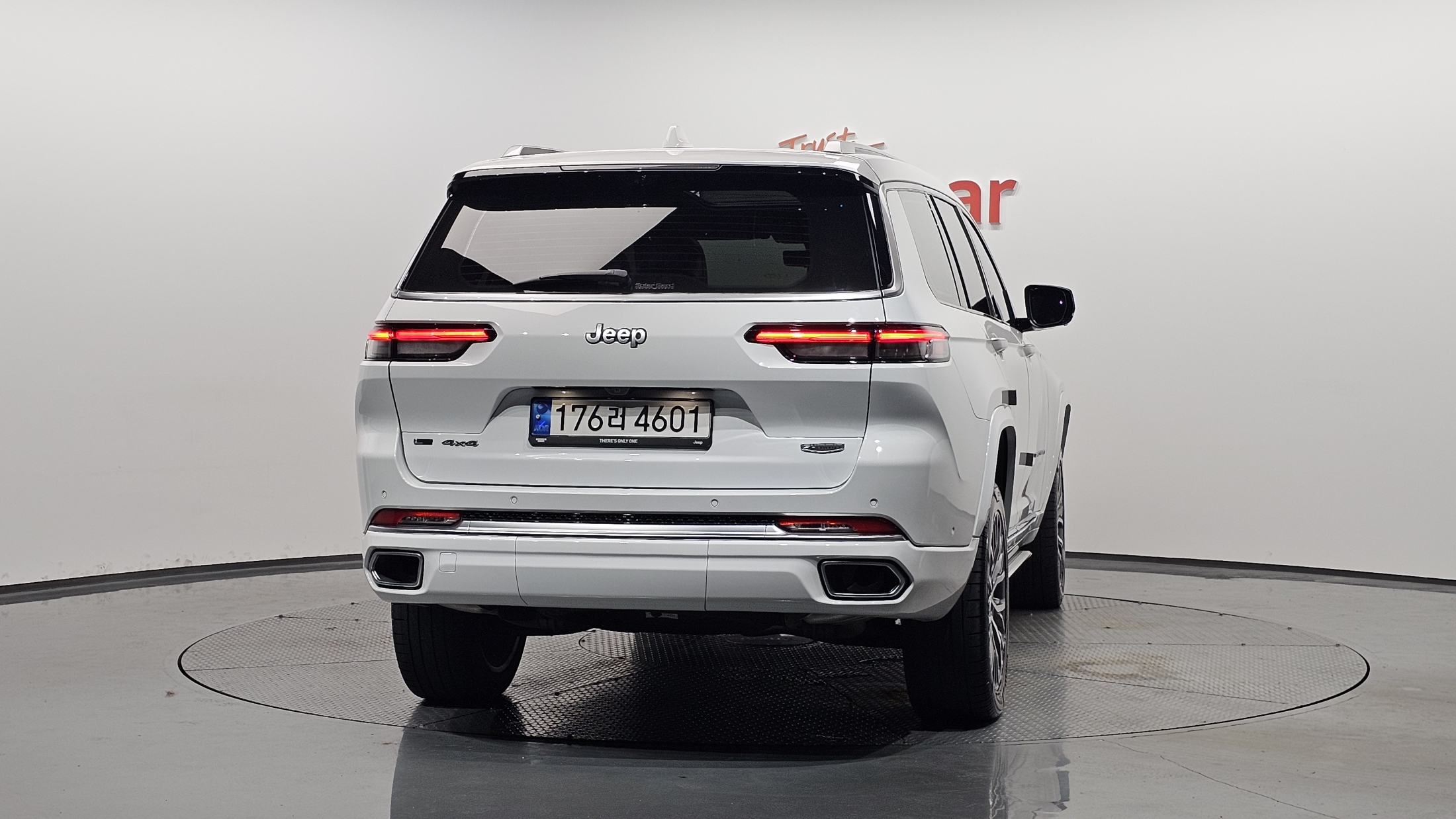 JEEP GRAND CHEROKEE photo 3