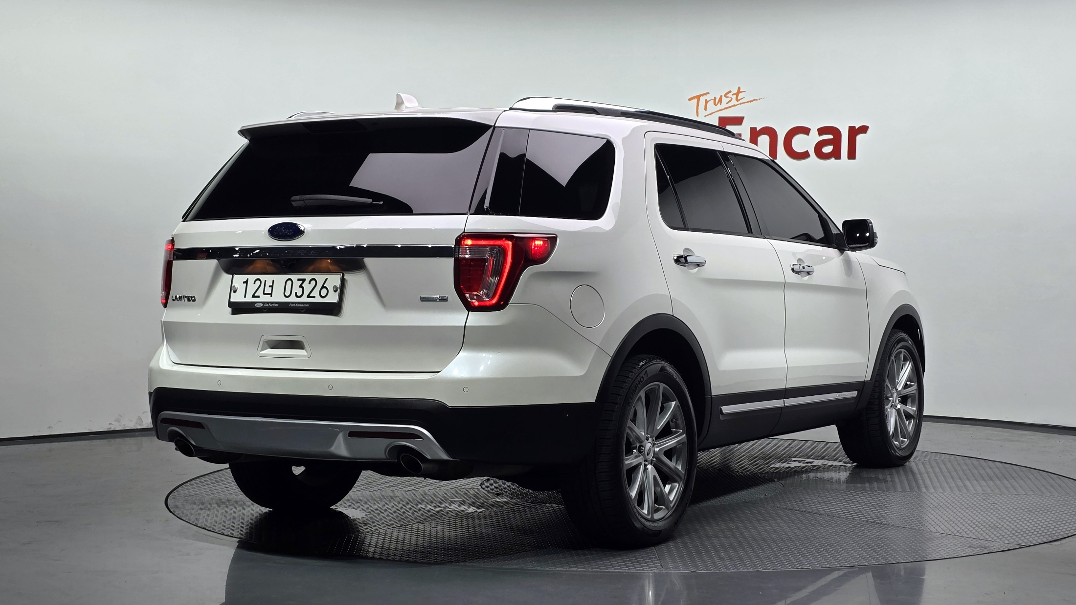 FORD EXPLORER photo 2