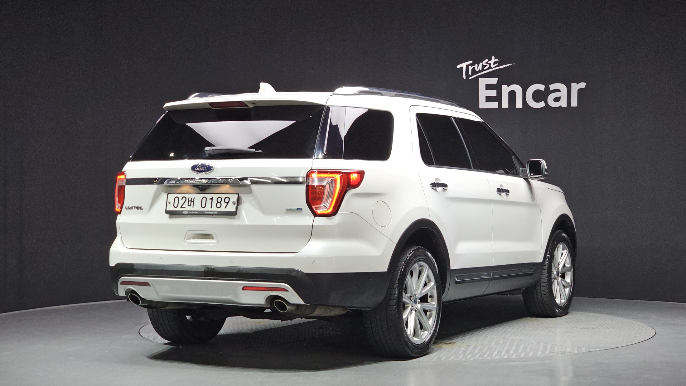 FORD EXPLORER photo 2