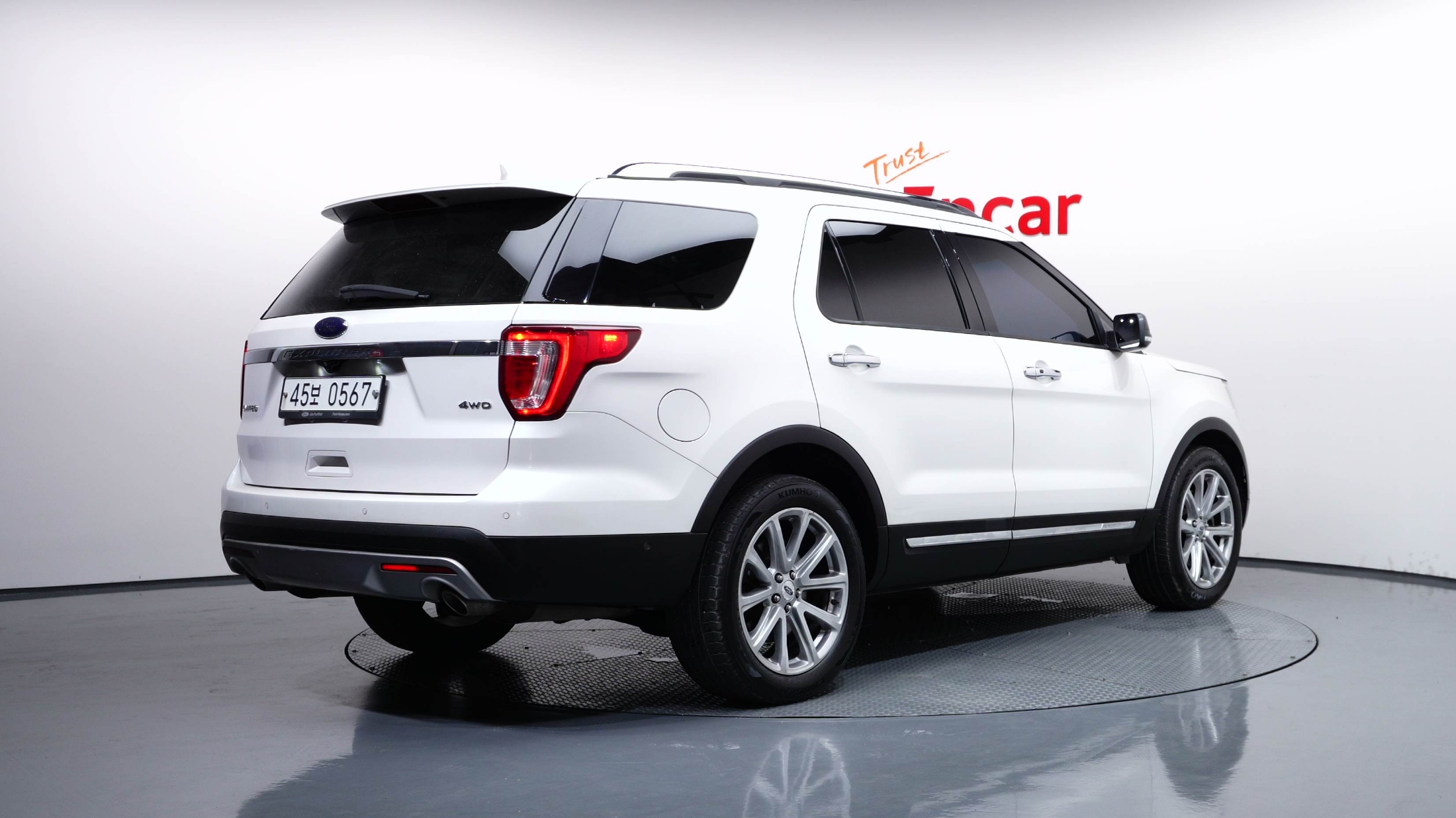 FORD EXPLORER photo 2