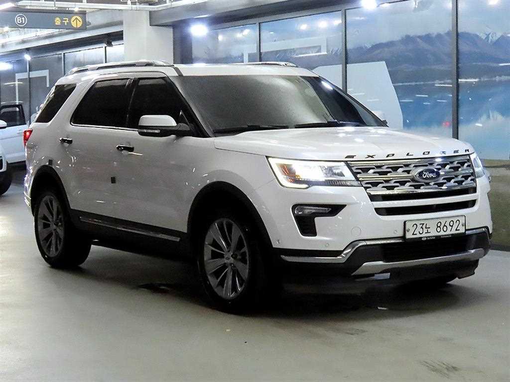 FORD EXPLORER photo 2