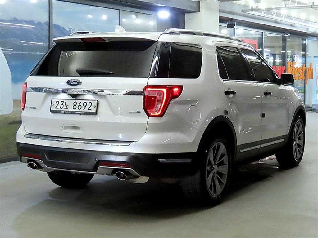 FORD EXPLORER photo 3
