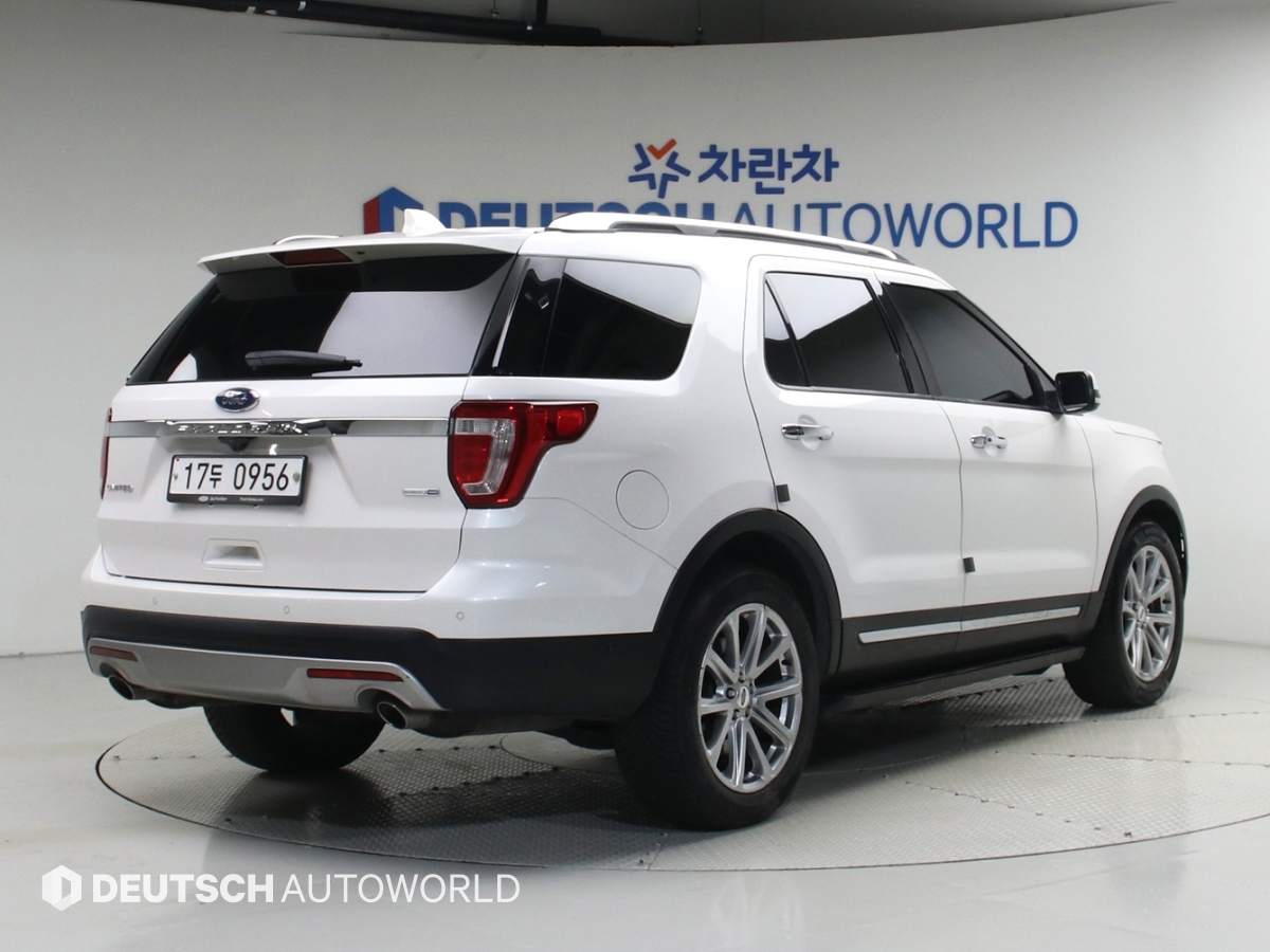 FORD EXPLORER photo 2