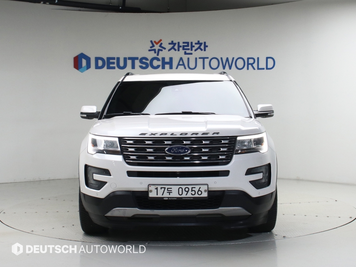 FORD EXPLORER photo 3