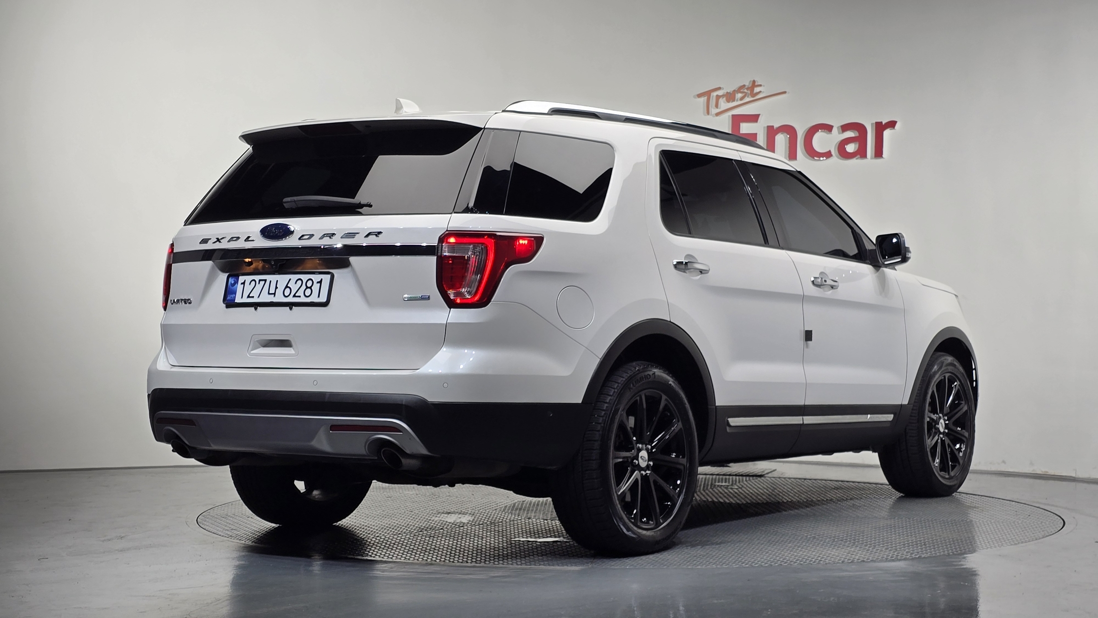 FORD EXPLORER photo 2
