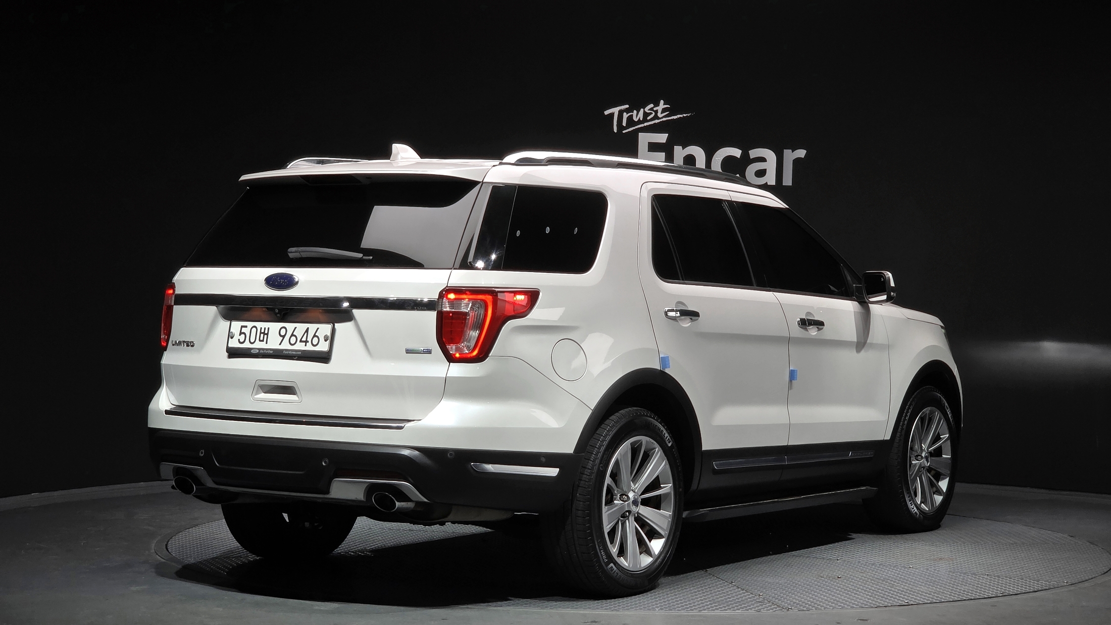 FORD EXPLORER photo 2