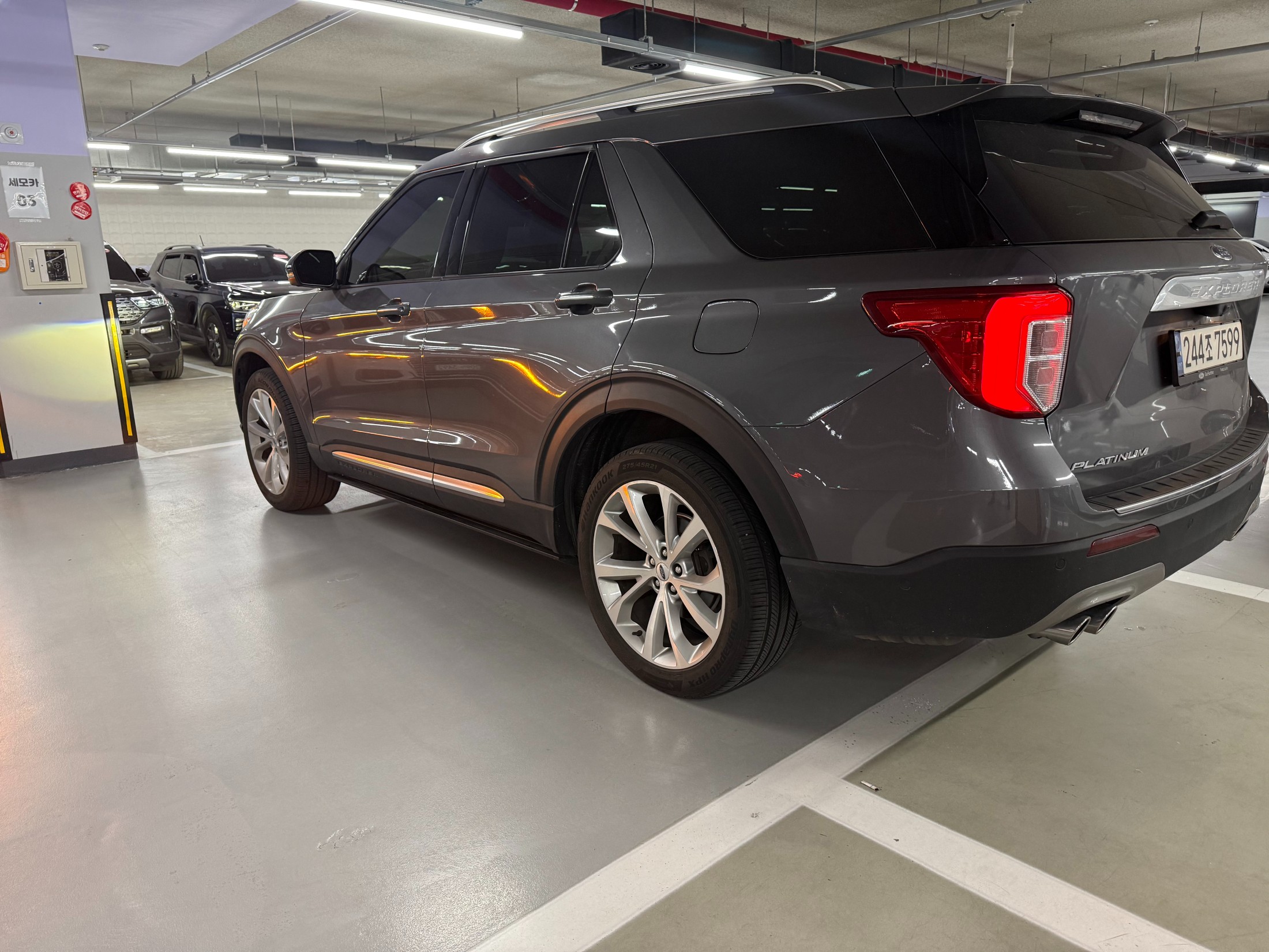 FORD EXPLORER photo 2