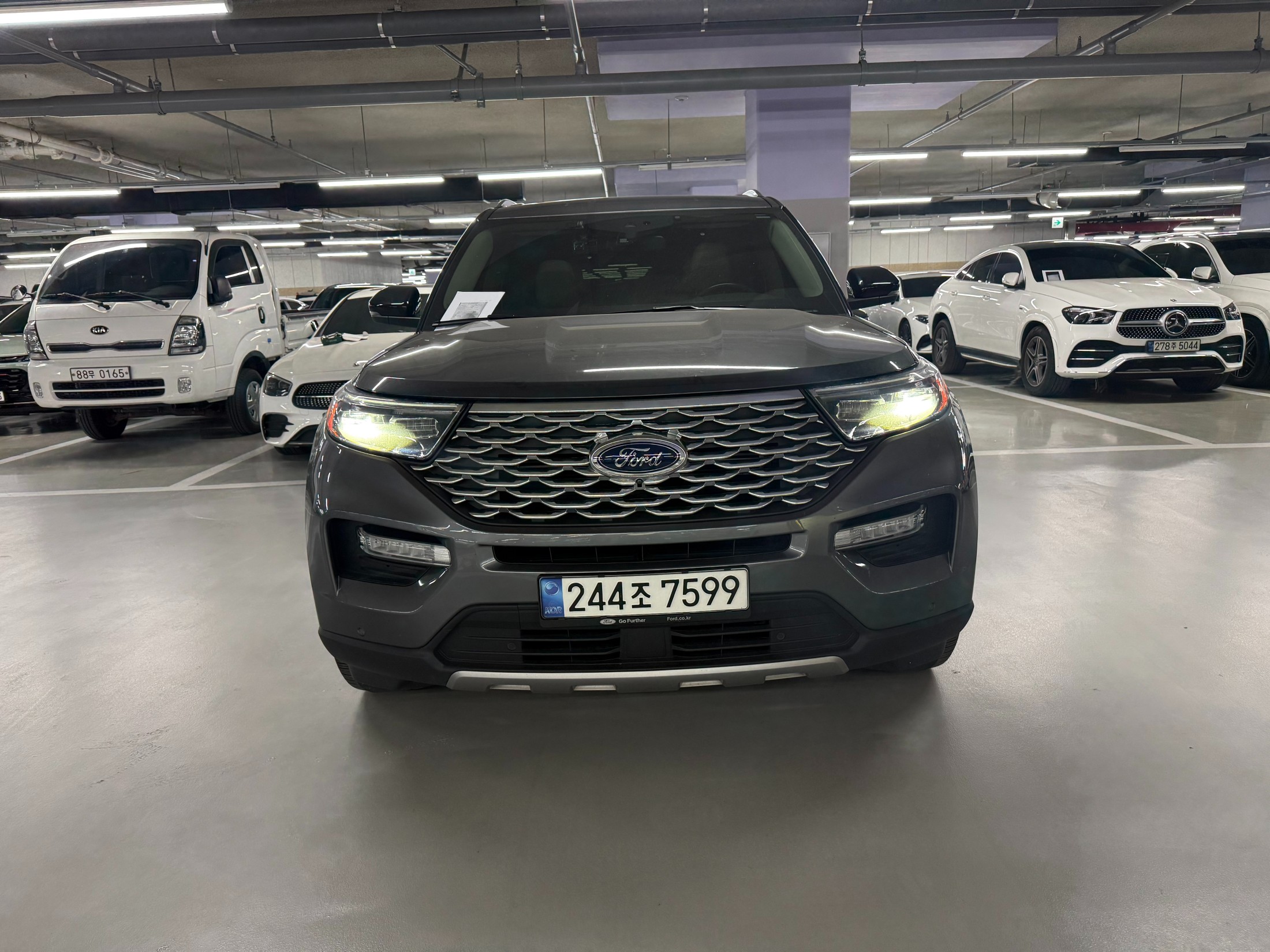 FORD EXPLORER photo 3