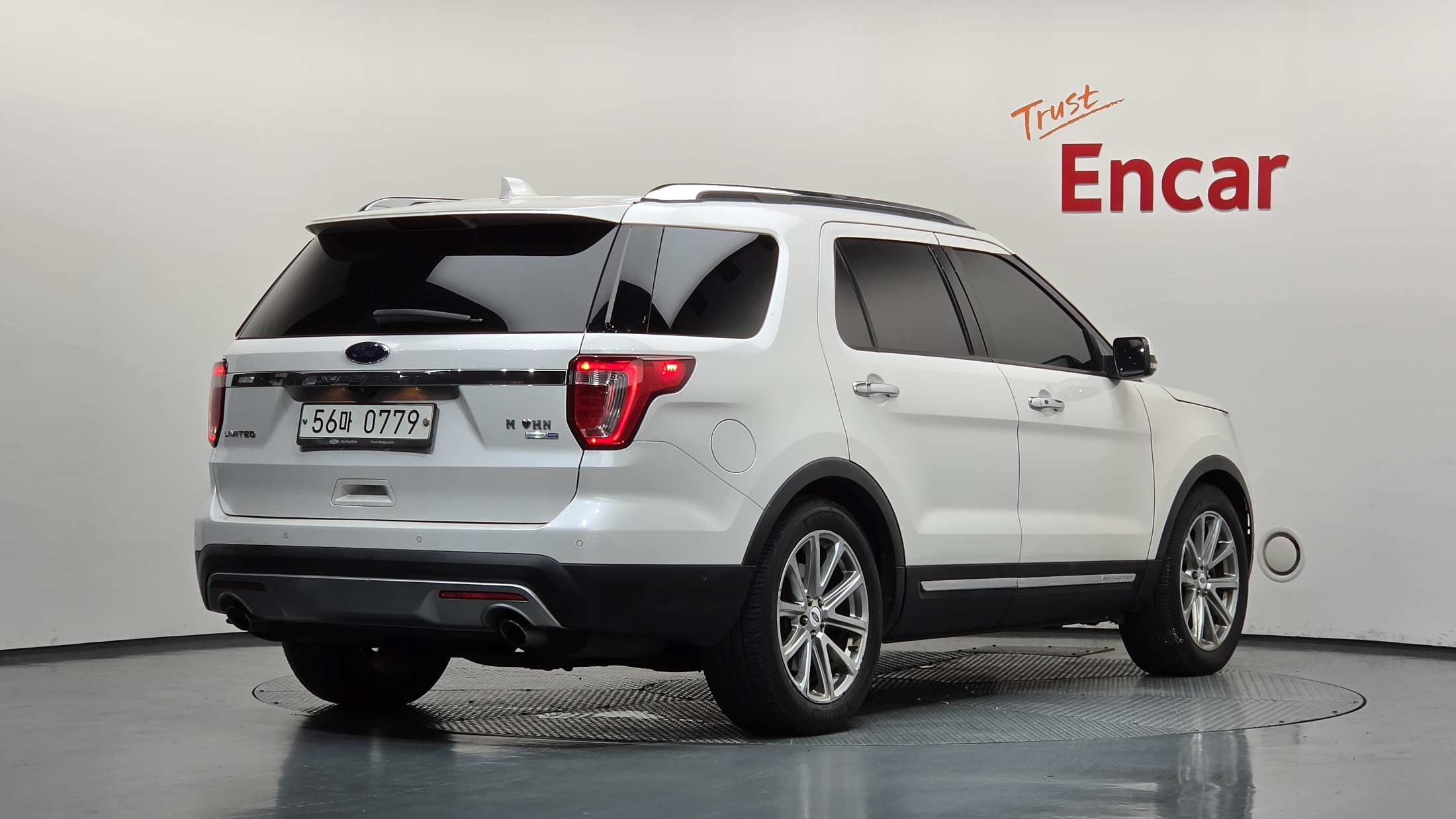FORD EXPLORER photo 2