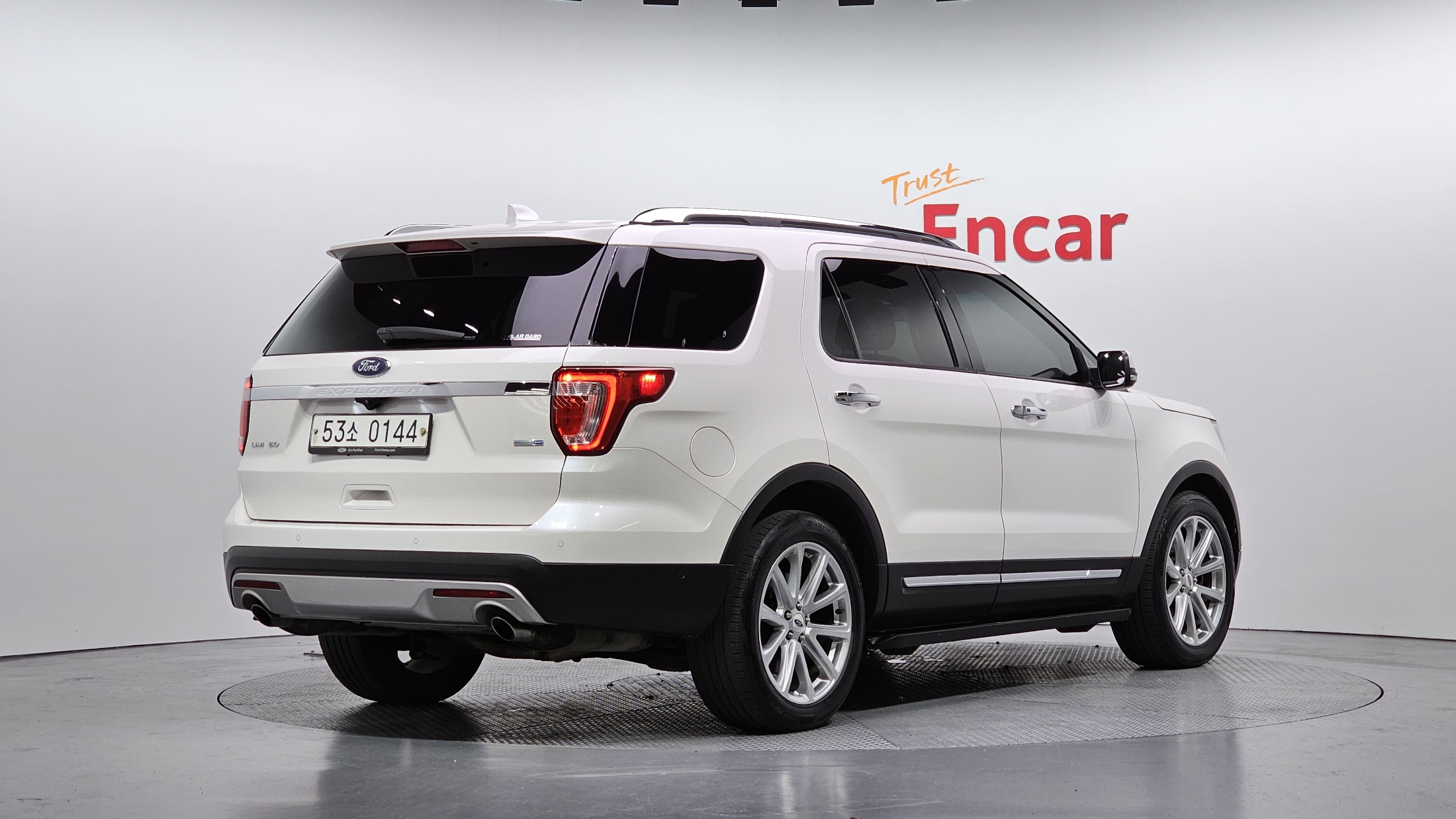 FORD EXPLORER photo 2