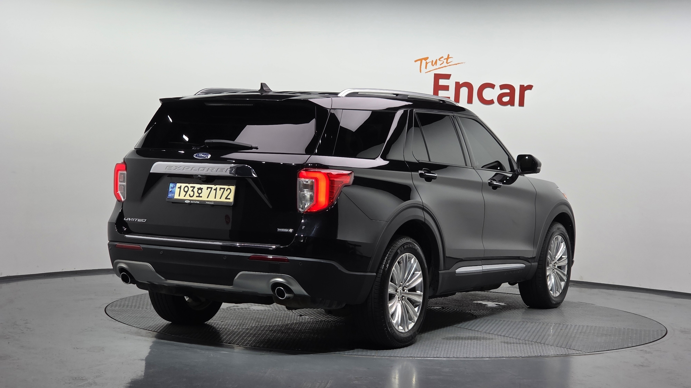 FORD EXPLORER photo 2