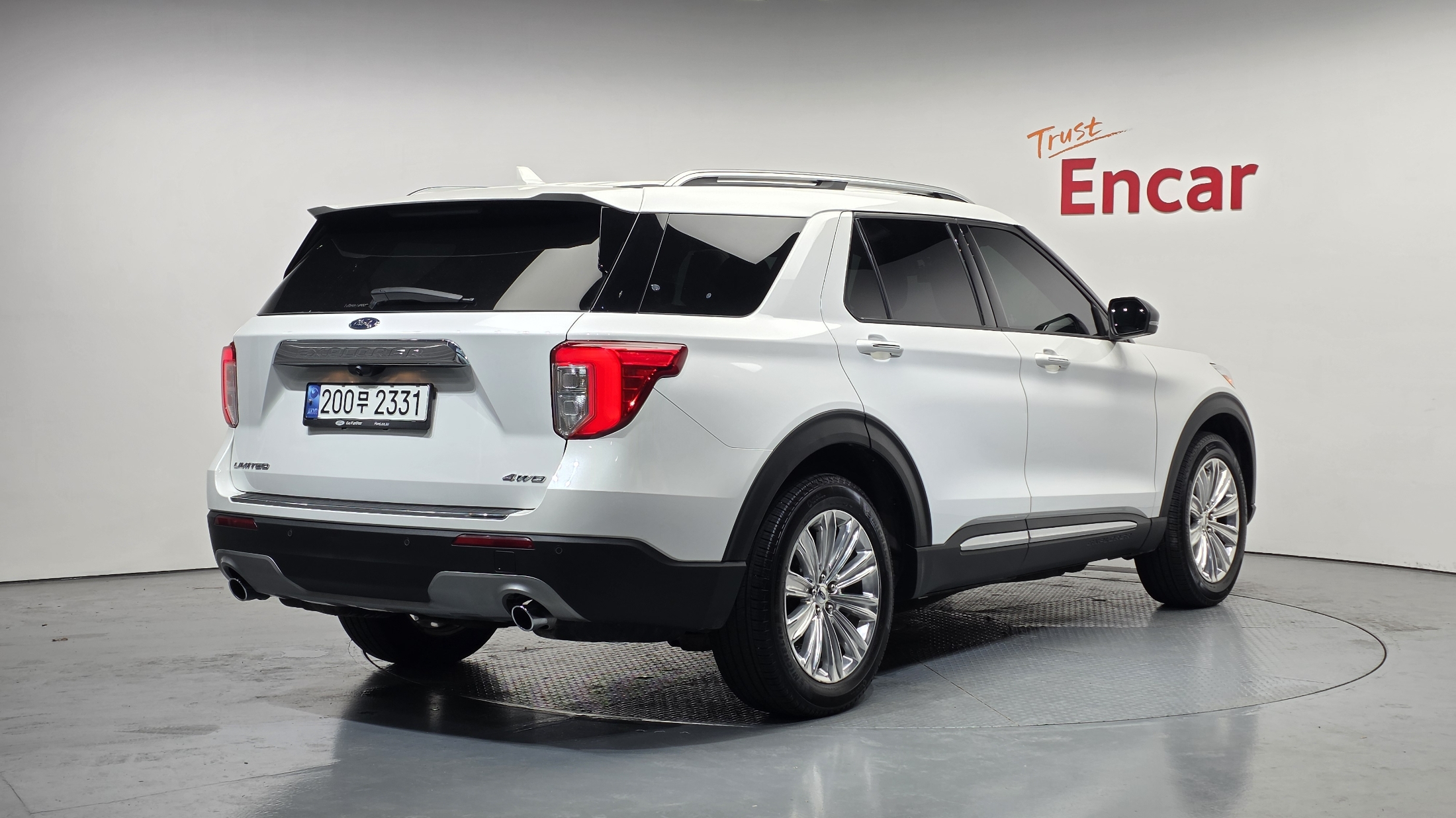 FORD EXPLORER photo 2
