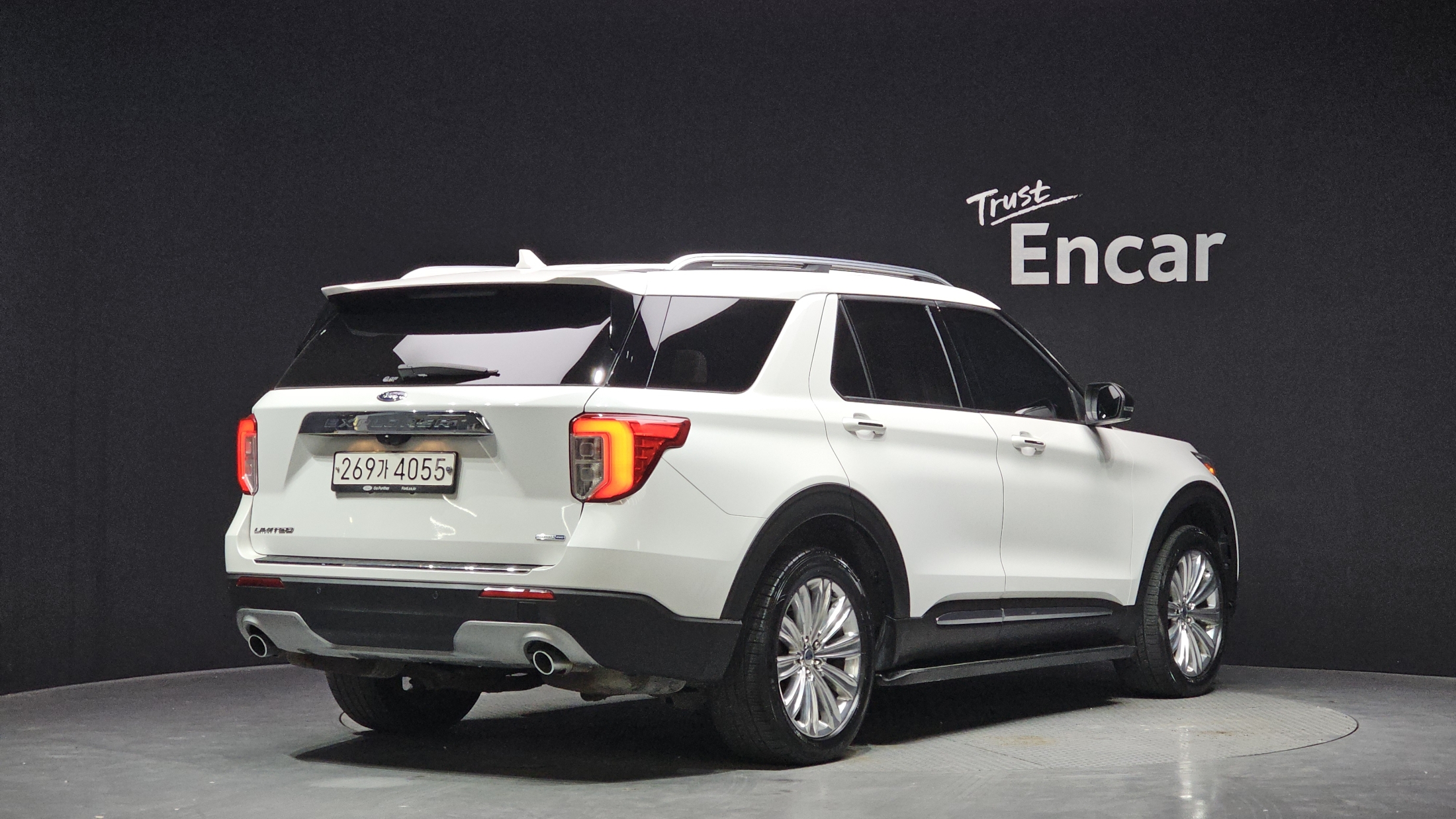 FORD EXPLORER photo 2