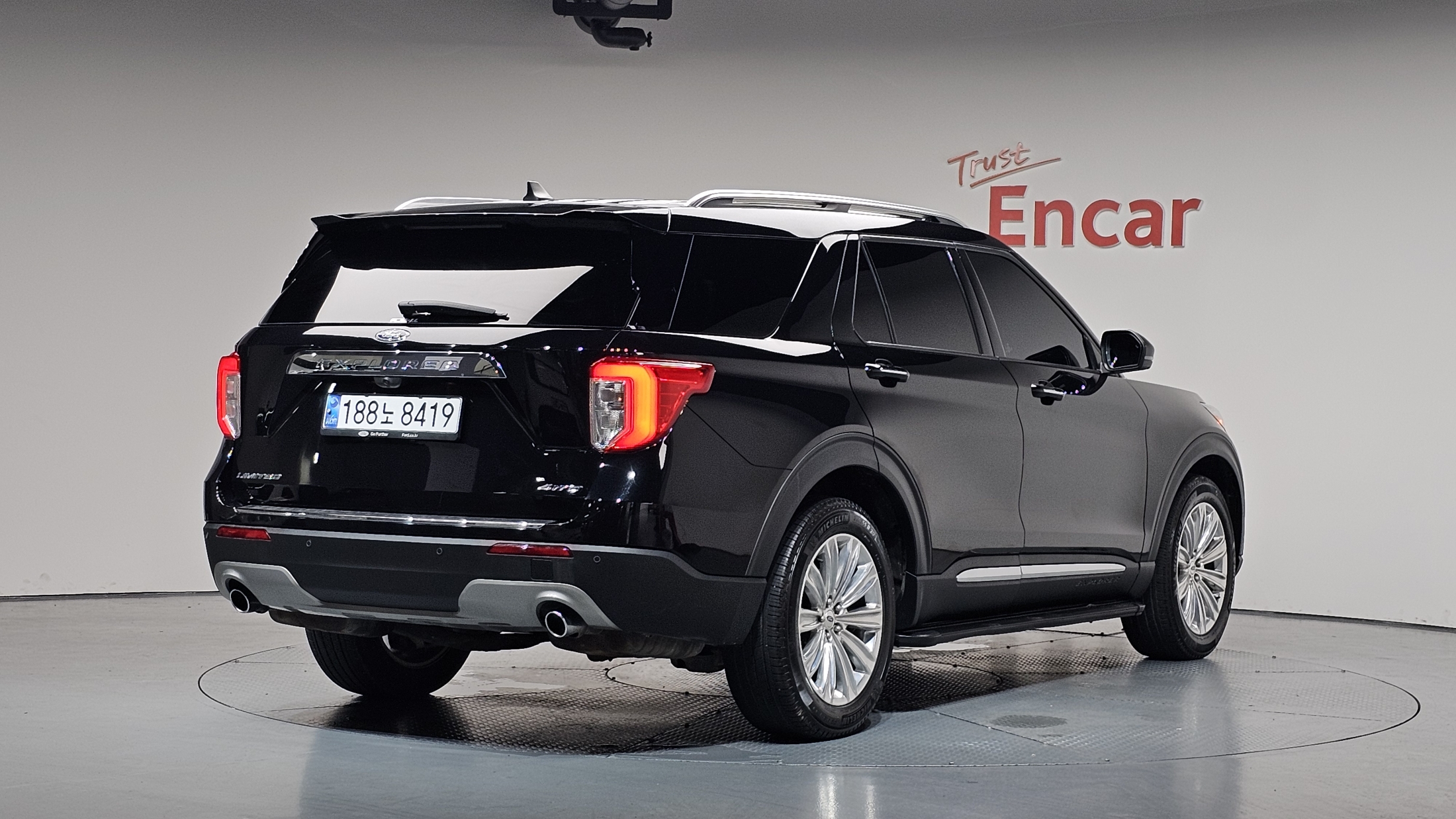 FORD EXPLORER photo 2