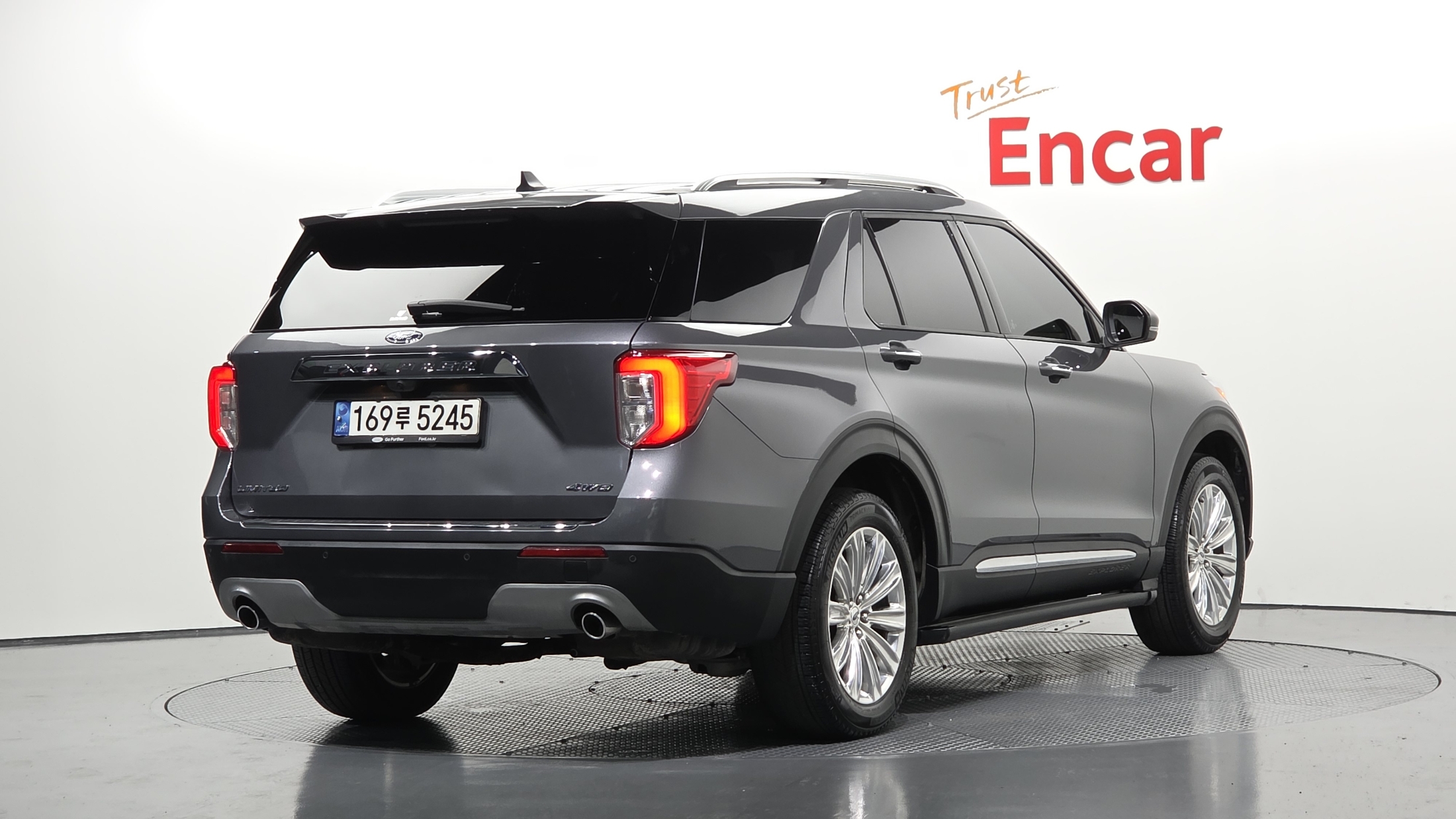 FORD EXPLORER photo 2