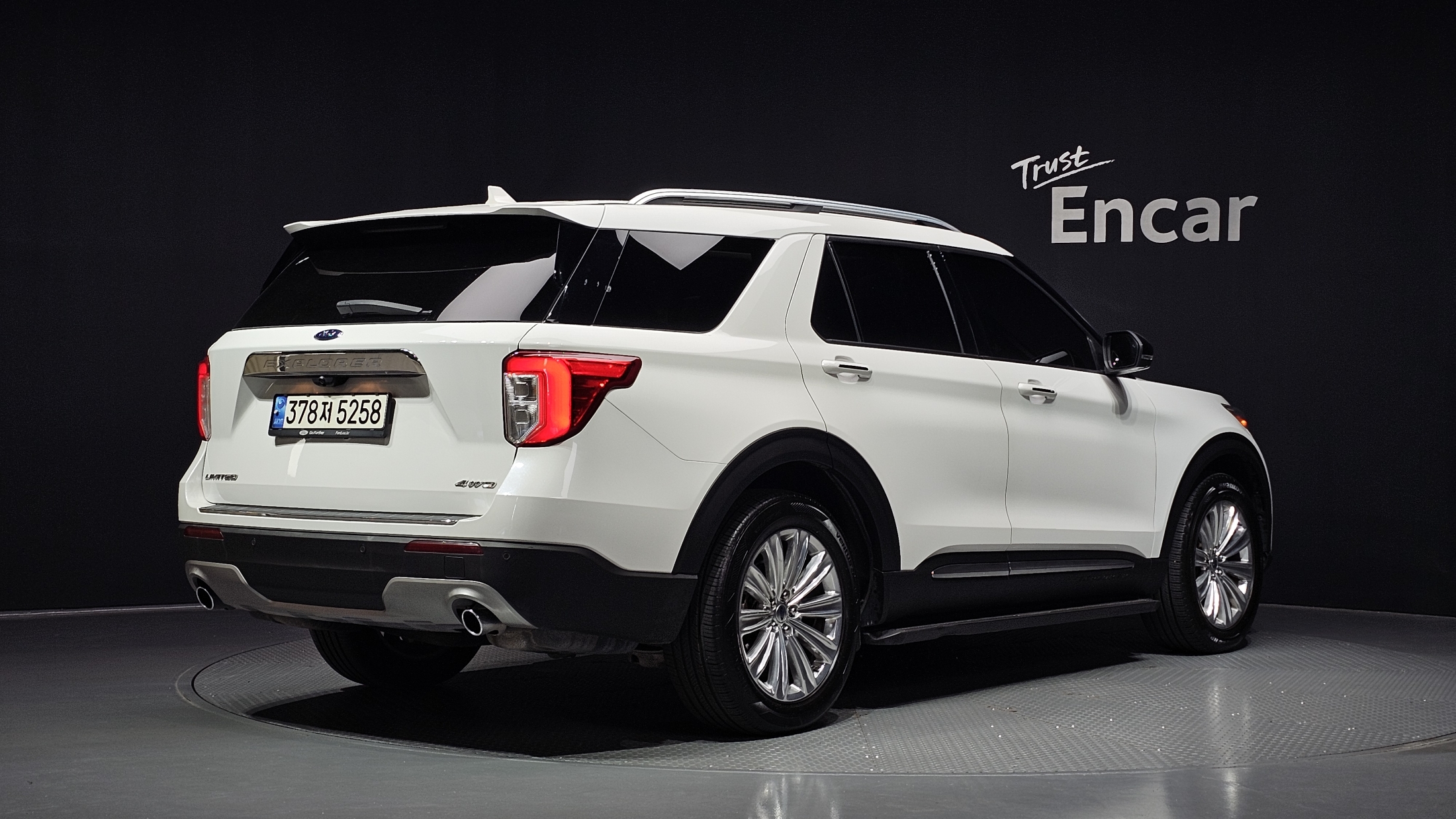 FORD EXPLORER photo 2