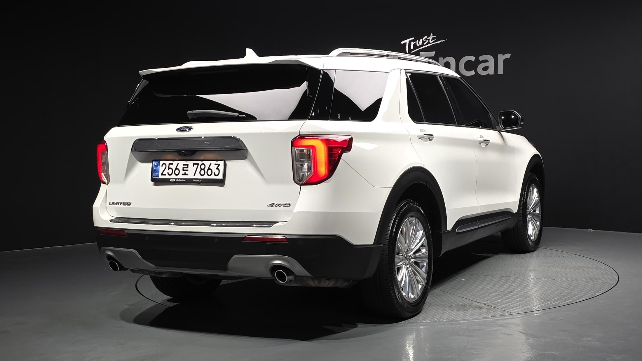 FORD EXPLORER photo 2