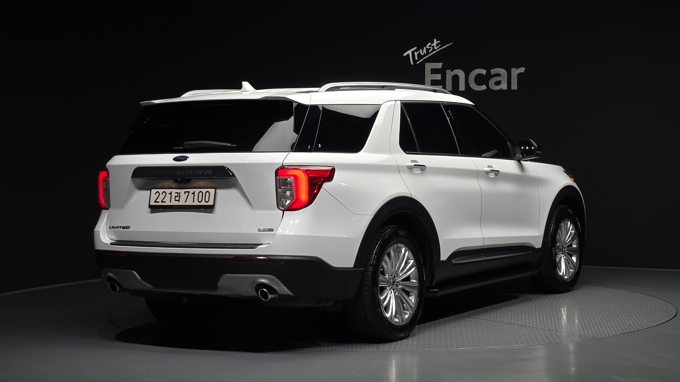 FORD EXPLORER photo 2