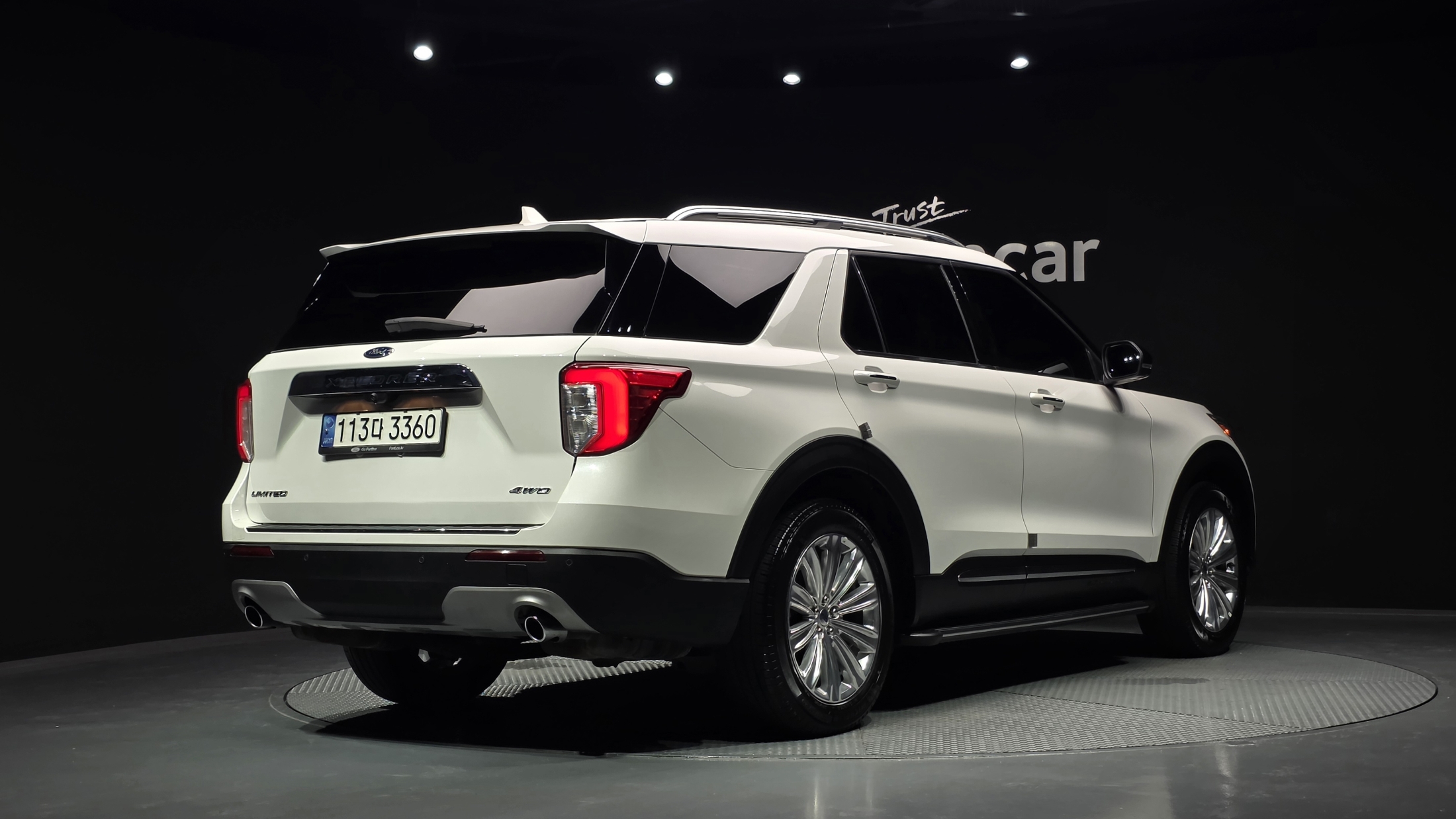 FORD EXPLORER photo 2