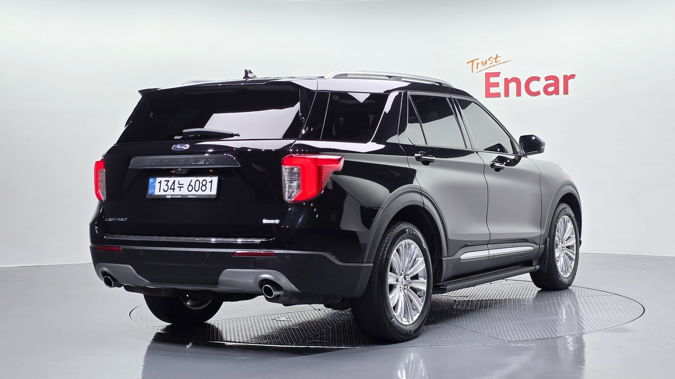 FORD EXPLORER photo 2
