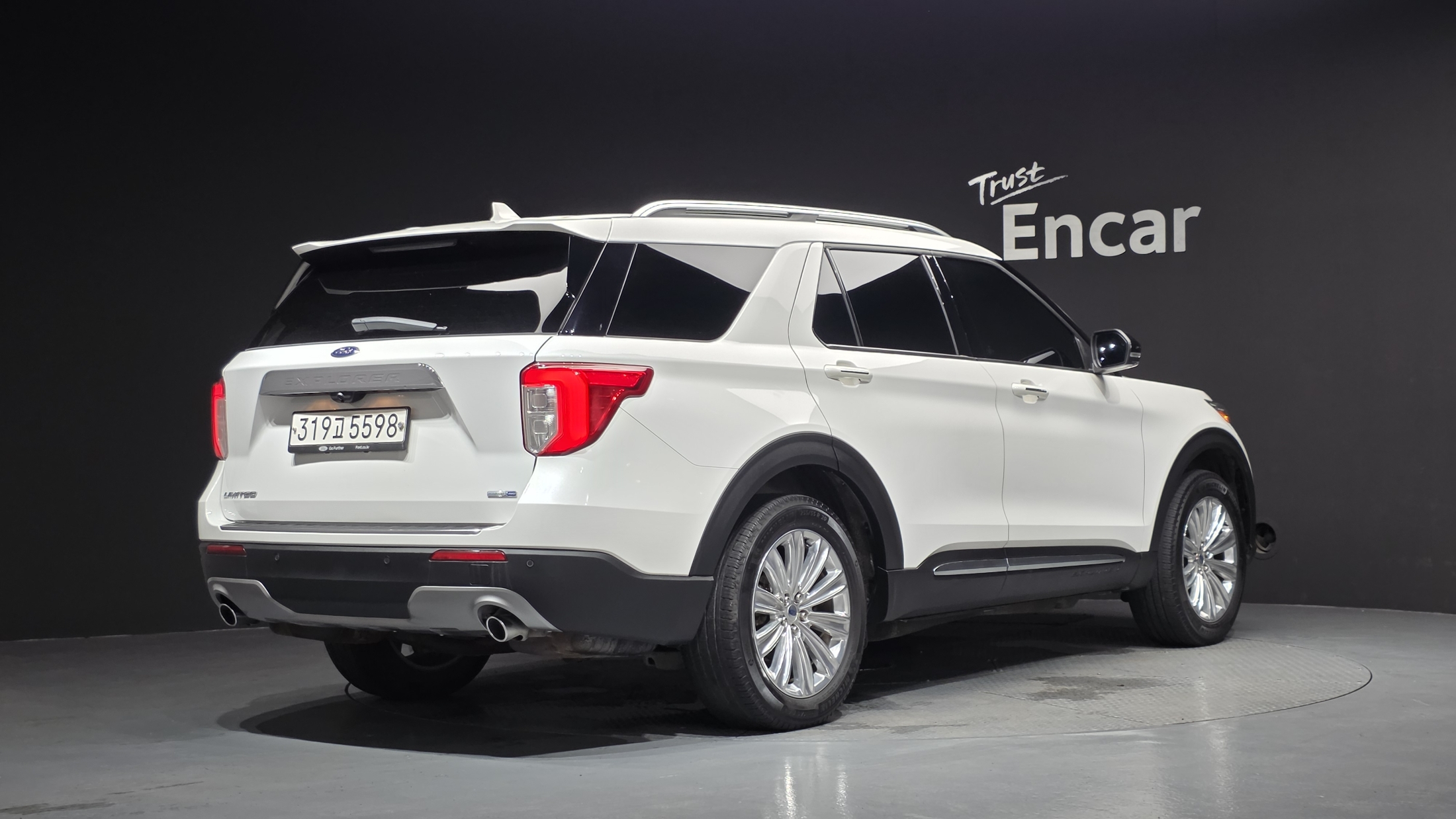 FORD EXPLORER photo 2