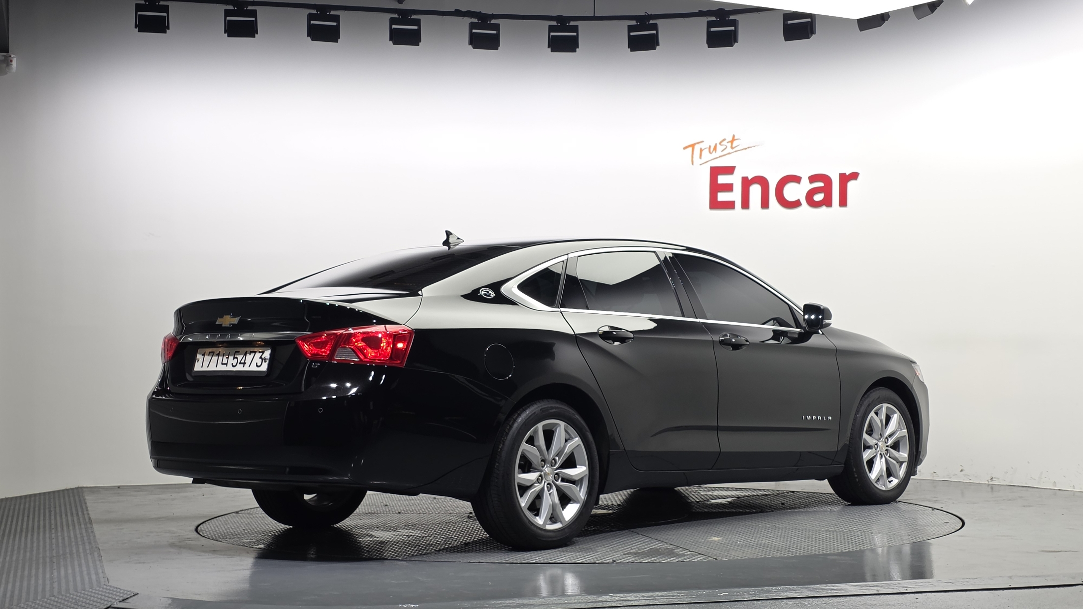 CHEVROLET IMPALA photo 2