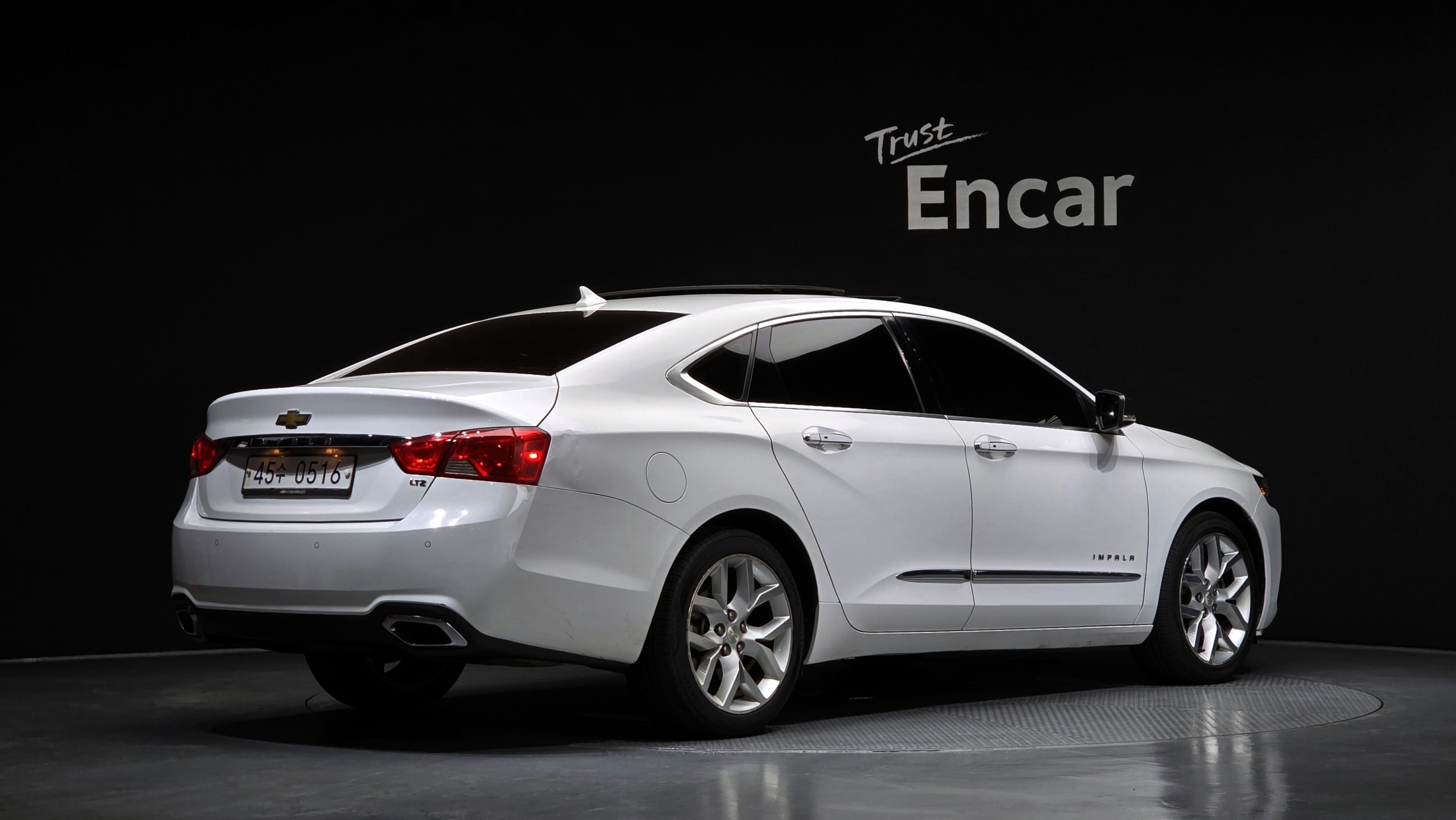 CHEVROLET IMPALA photo 2