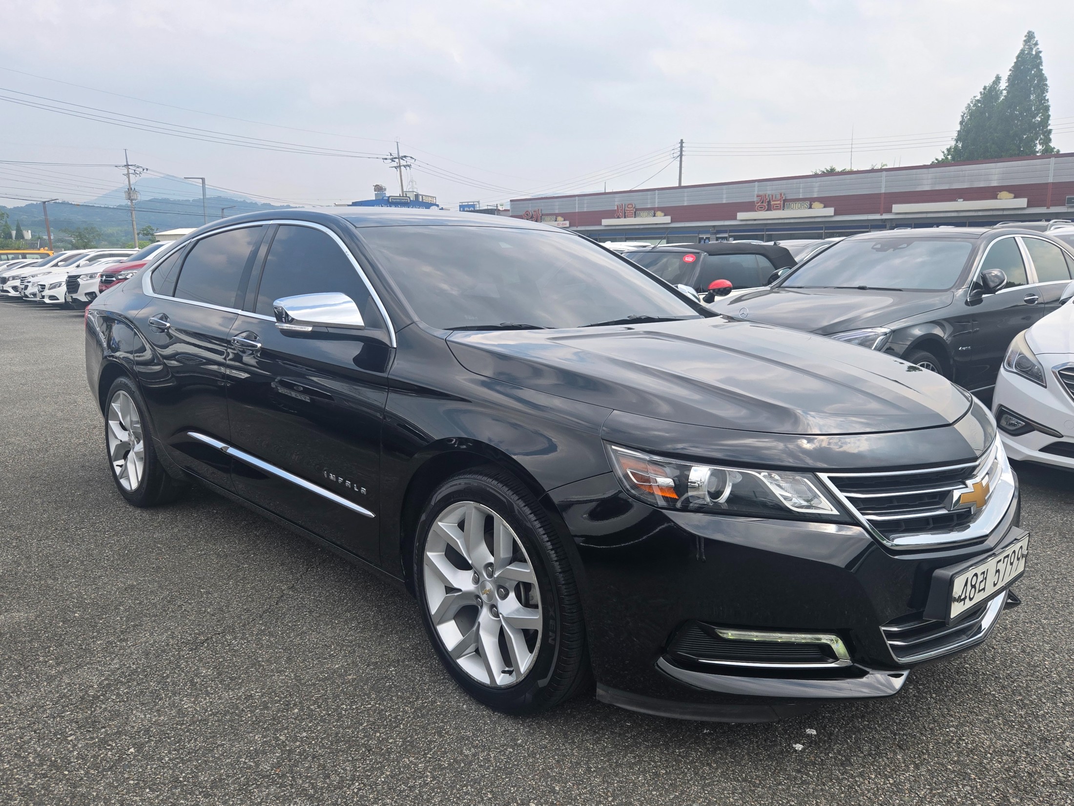 CHEVROLET IMPALA photo 2