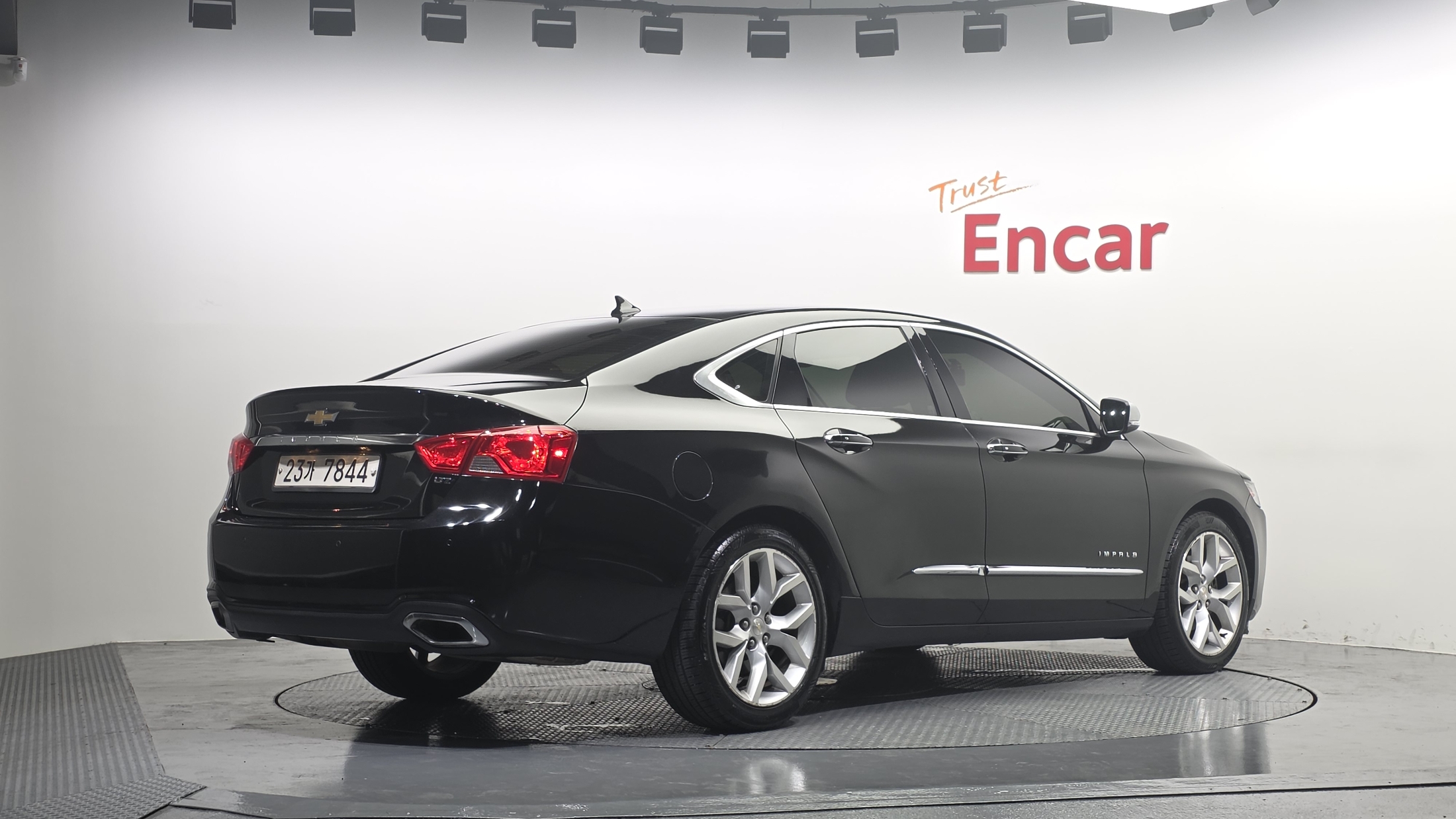 CHEVROLET IMPALA photo 2