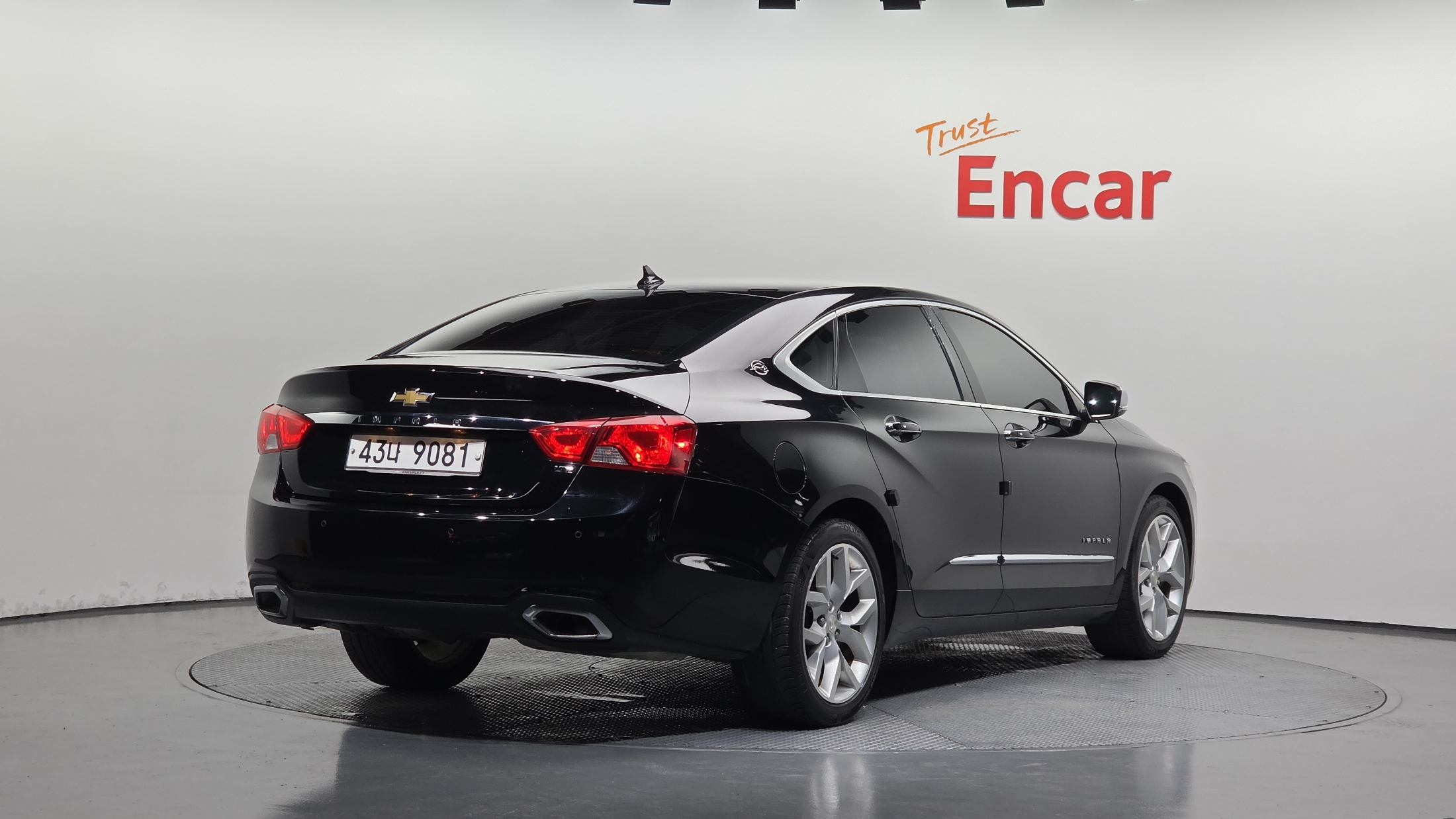 CHEVROLET IMPALA photo 2