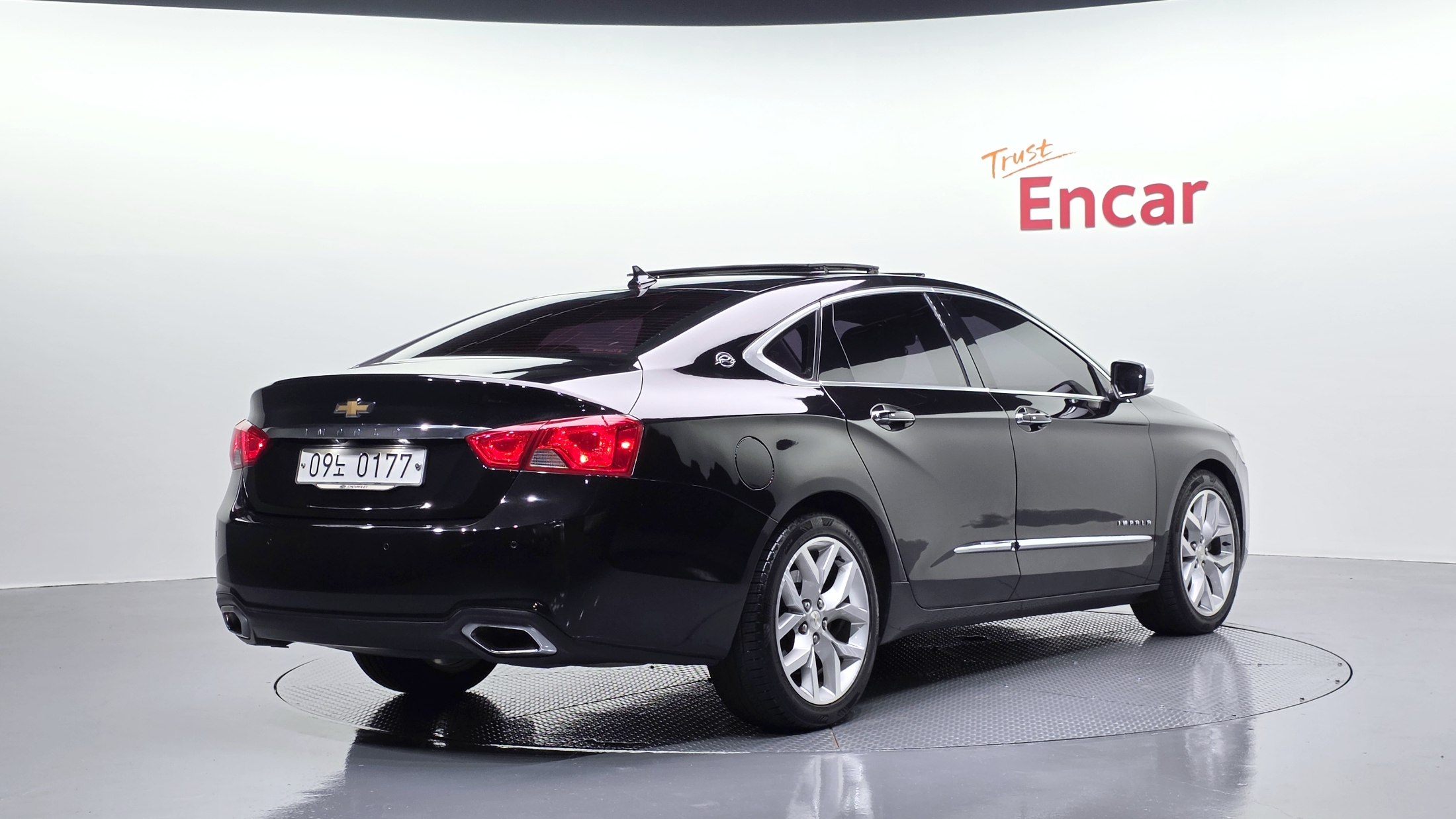 CHEVROLET IMPALA photo 2