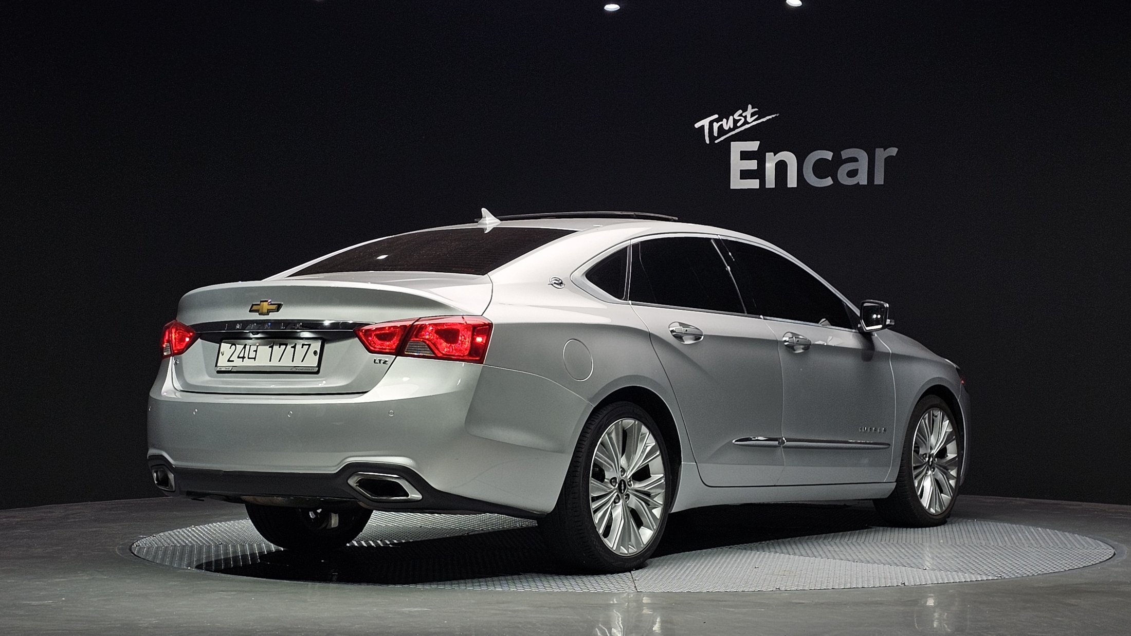 CHEVROLET IMPALA photo 2