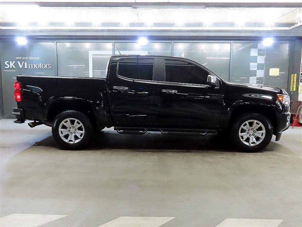 CHEVROLET COLORADO photo 3