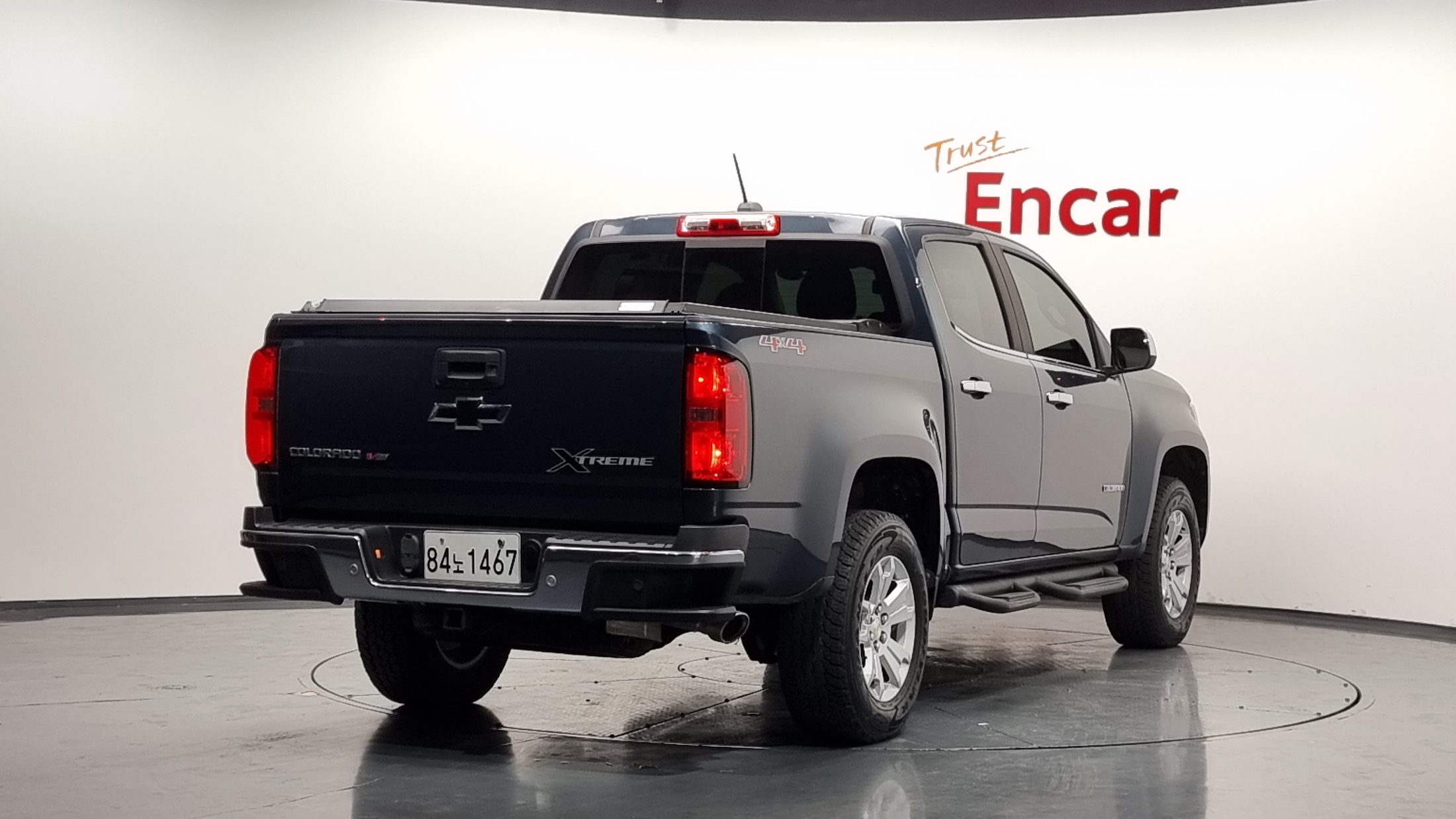 CHEVROLET COLORADO photo 2