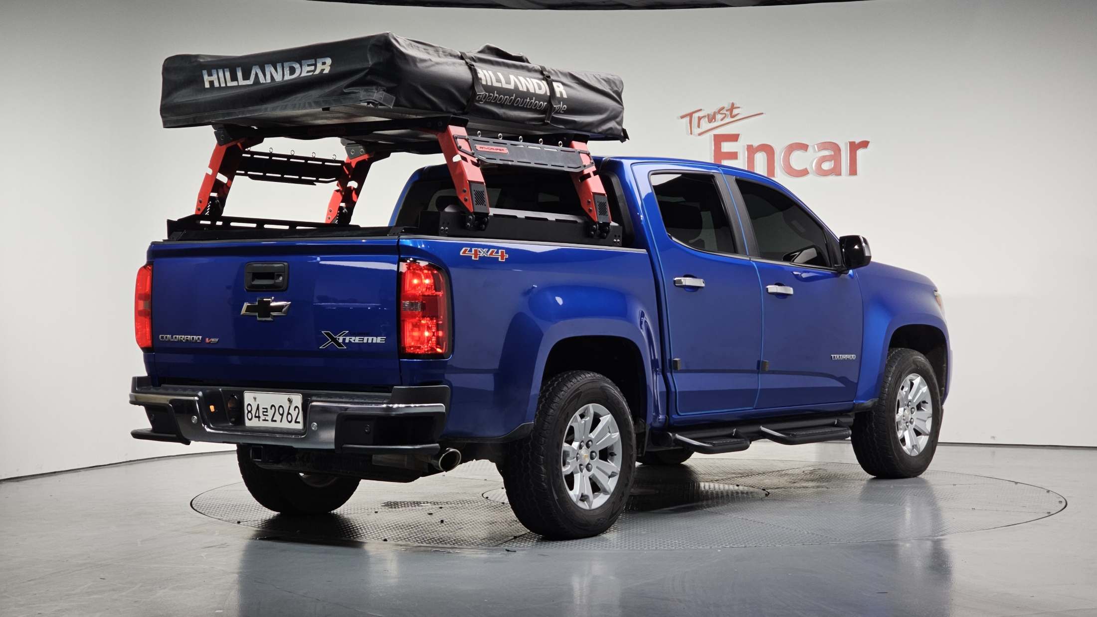 CHEVROLET COLORADO photo 2
