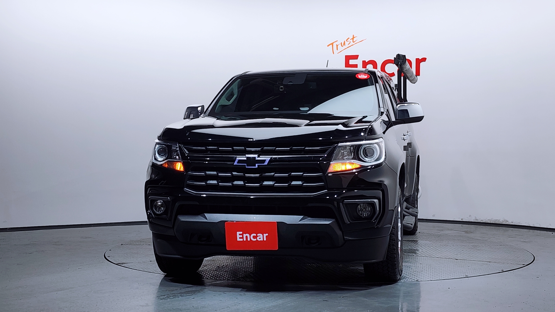 CHEVROLET COLORADO photo 2