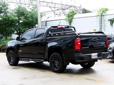 CHEVROLET COLORADO photo 2