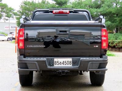 CHEVROLET COLORADO photo 3