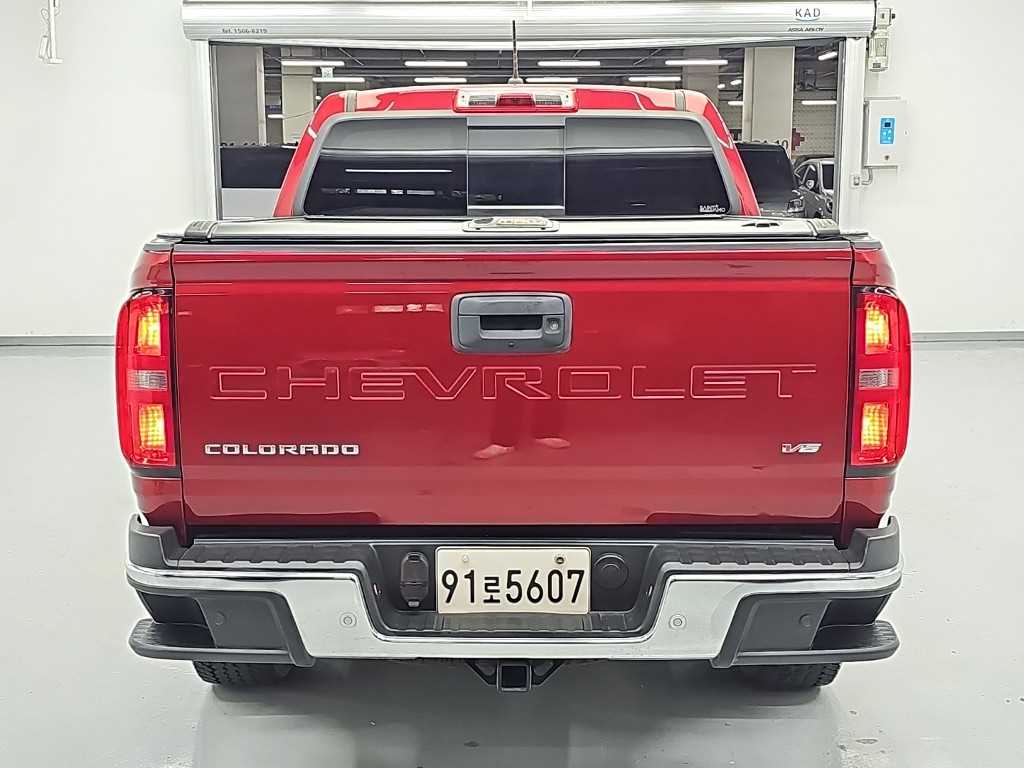 CHEVROLET COLORADO photo 3