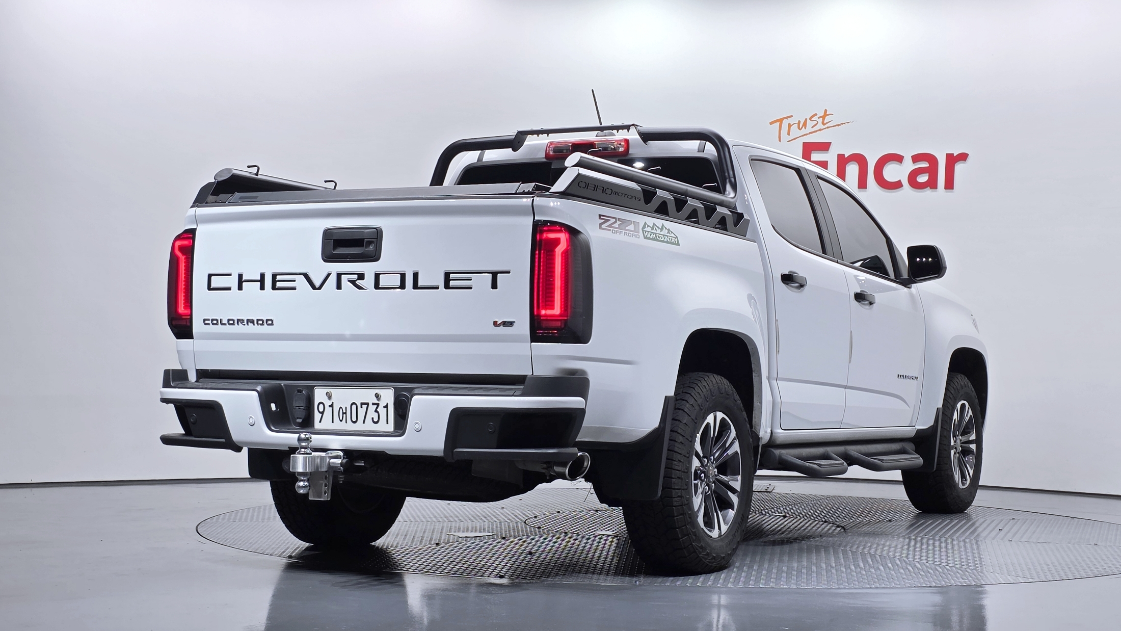 CHEVROLET COLORADO photo 2