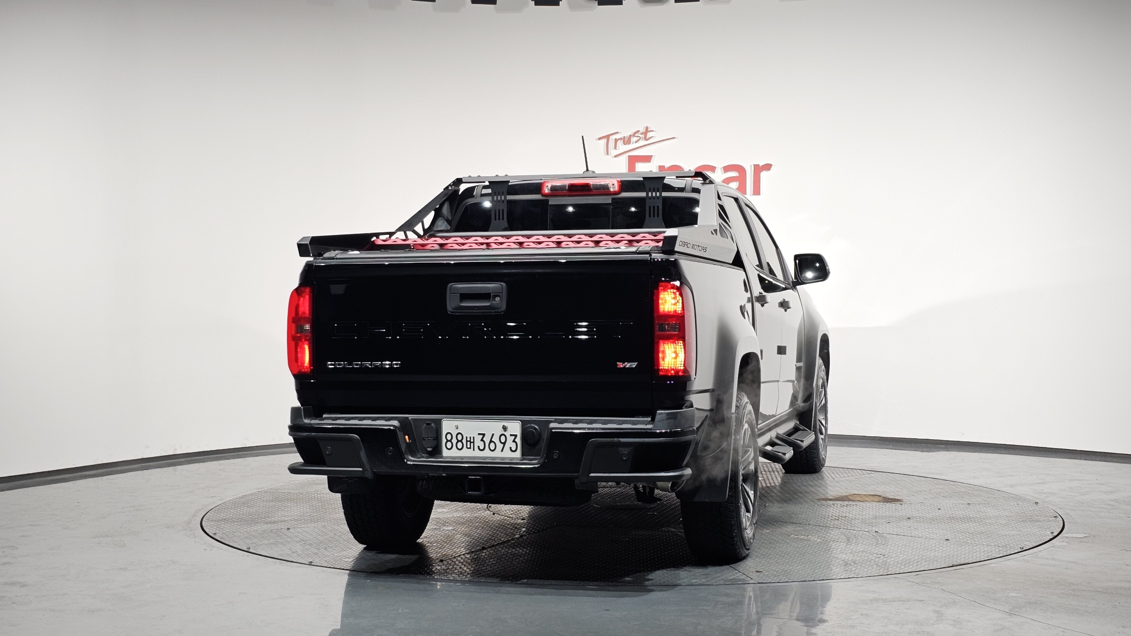 CHEVROLET COLORADO photo 3