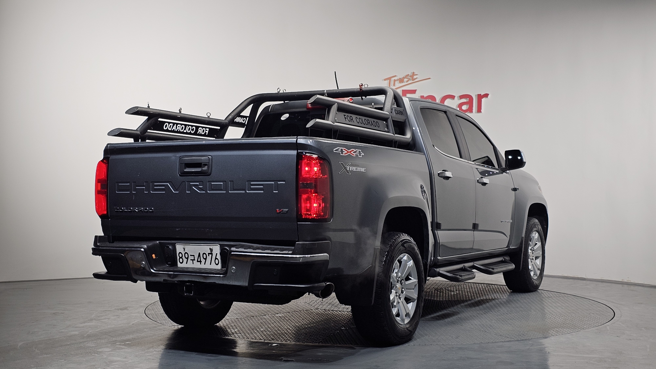 CHEVROLET COLORADO photo 2