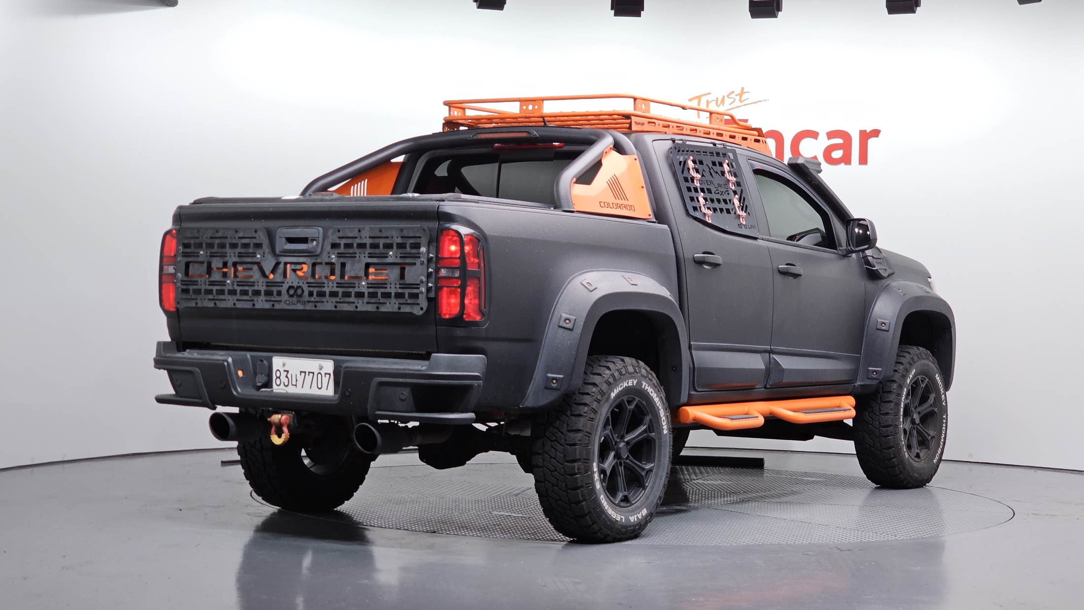 CHEVROLET COLORADO photo 2