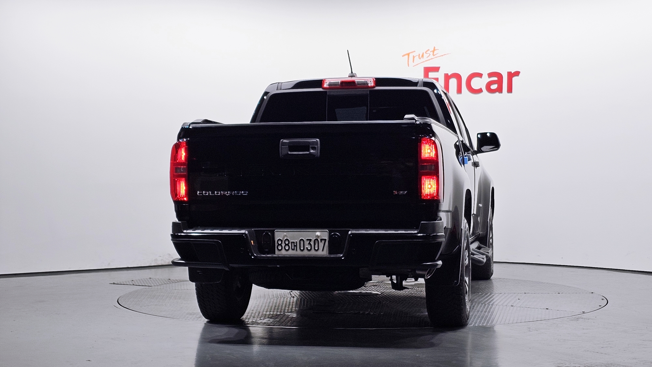 CHEVROLET COLORADO photo 3