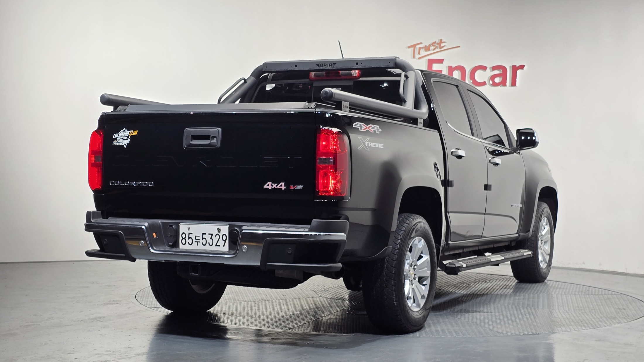 CHEVROLET COLORADO photo 2